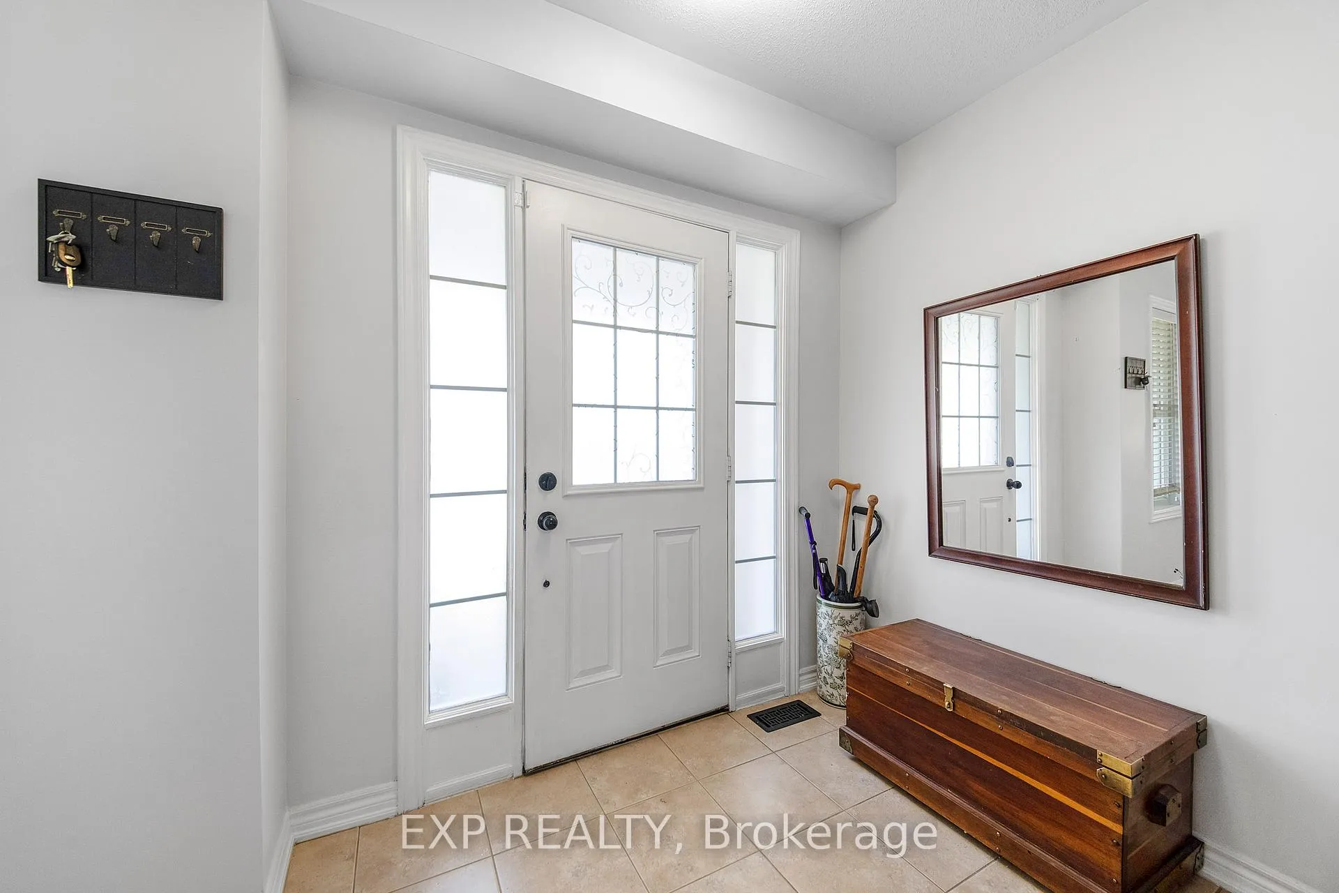 Photo 3 of 519 Millars Sound Way, Ottawa, Barrhaven - Half Moon Bay — HOMEH