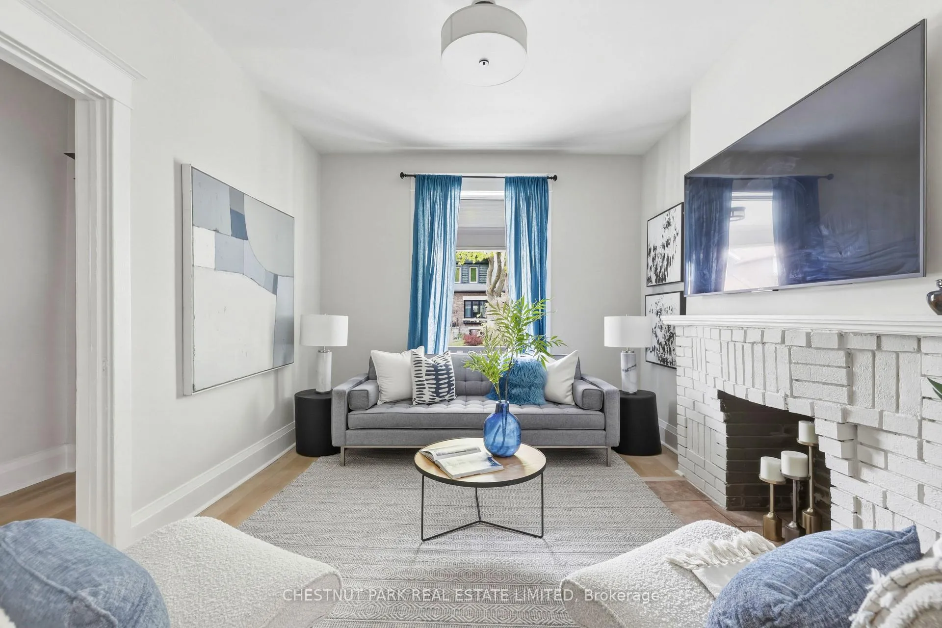 Photo 2 of 25 Harris Avenue, Toronto, East End-Danforth — HOMEH