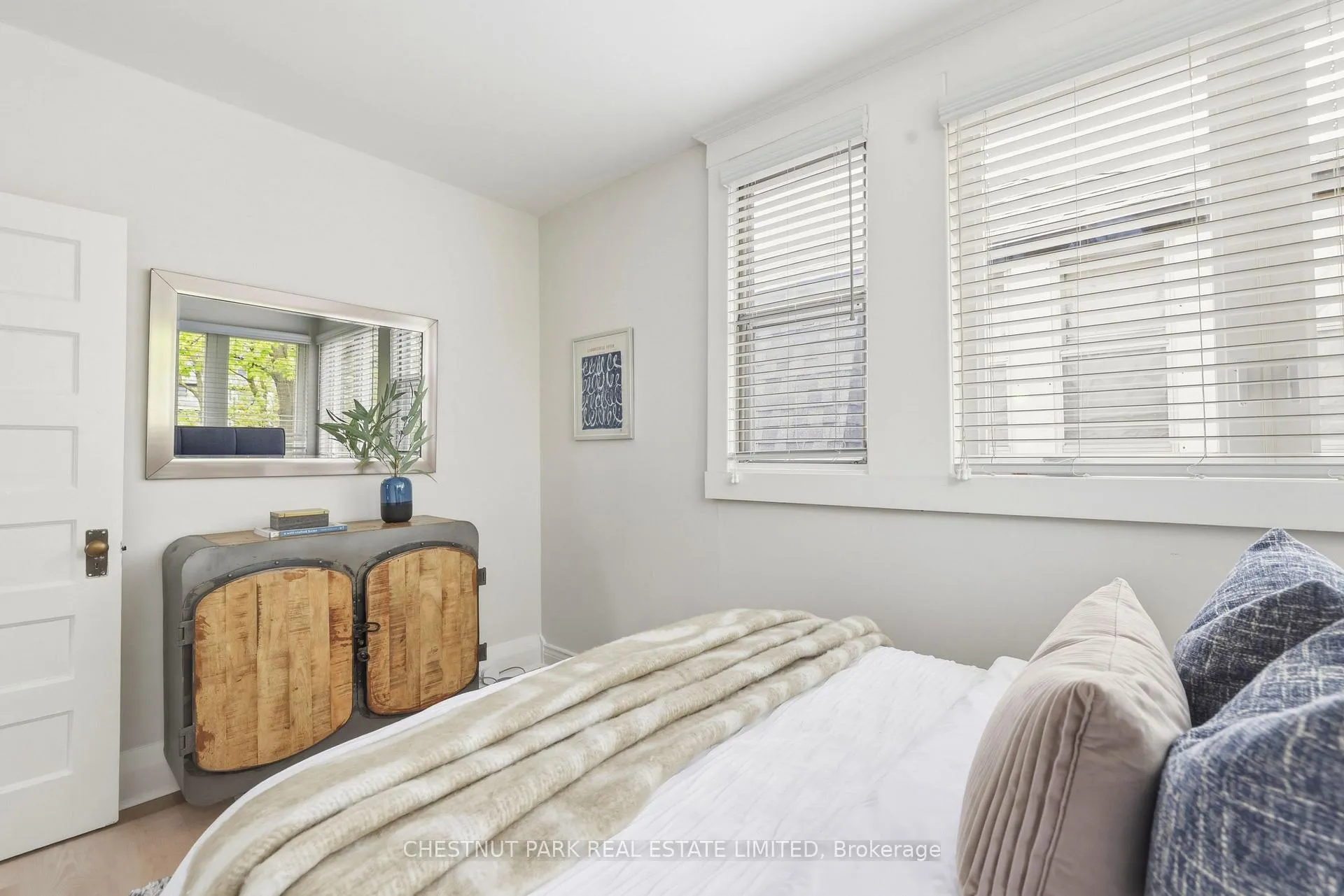 Photo 25 of 25 Harris Avenue, Toronto, East End-Danforth — HOMEH