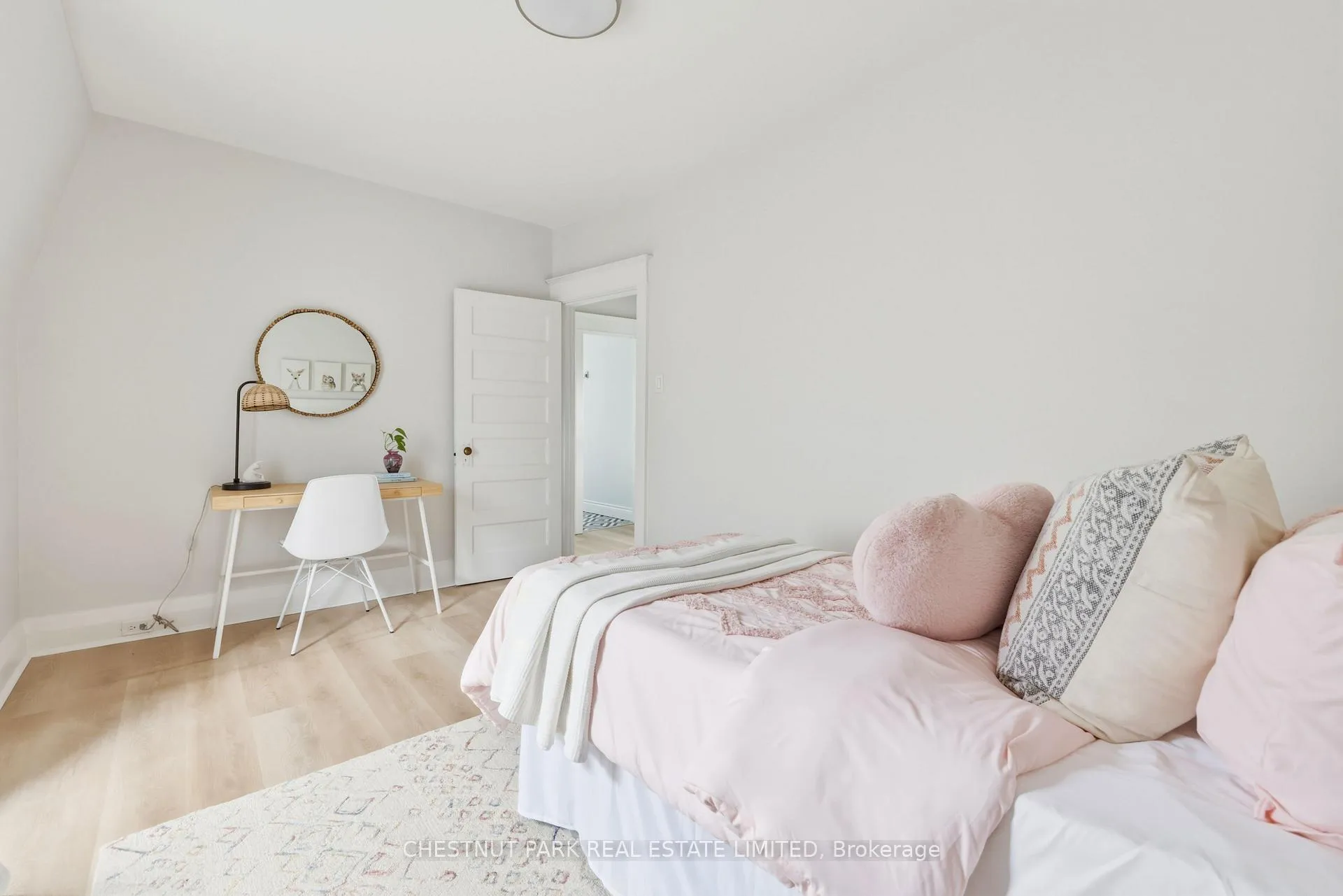 Photo 28 of 25 Harris Avenue, Toronto, East End-Danforth — HOMEH