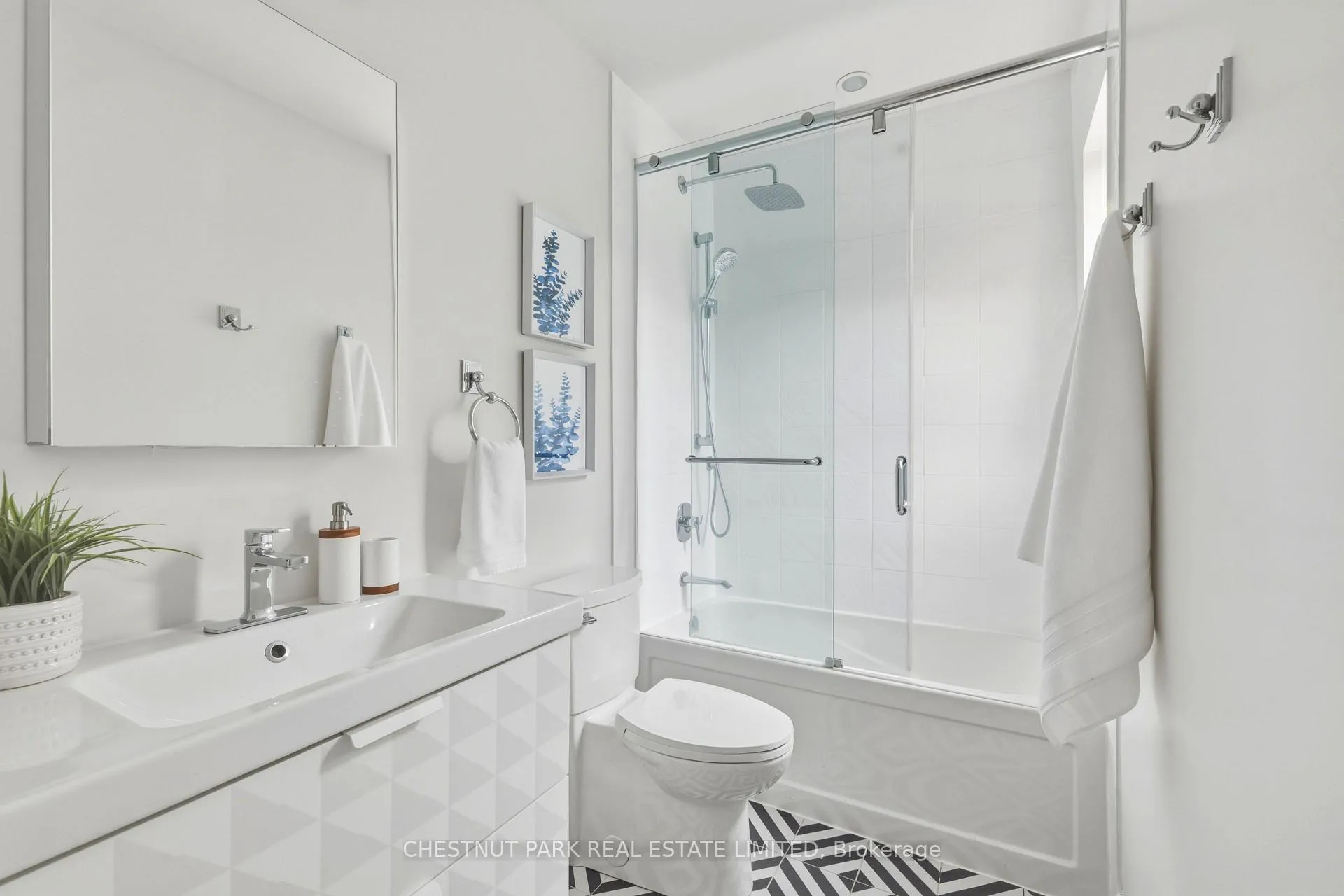 Photo 30 of 25 Harris Avenue, Toronto, East End-Danforth — HOMEH