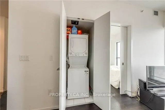 Photo 10 of Unit 2008, 159 Dundas Street E, Toronto, Church-Yonge Corridor — HOMEH