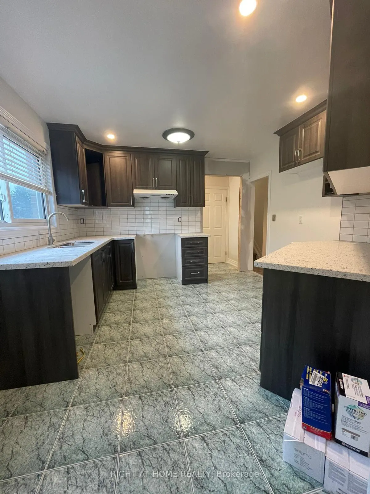 Photo 1 of Unit Main, 135 Avondale Boulevard, Brampton, Avondale — HOMEH
