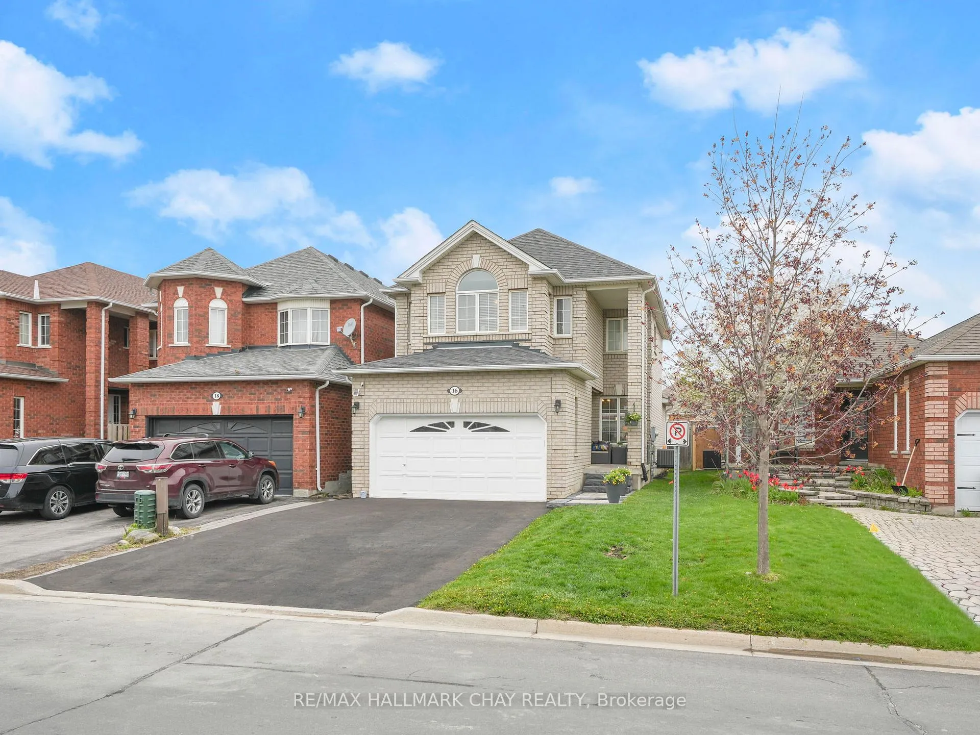 Photo 1 of 16 Preston Avenue, New Tecumseth, Alliston — HOMEH