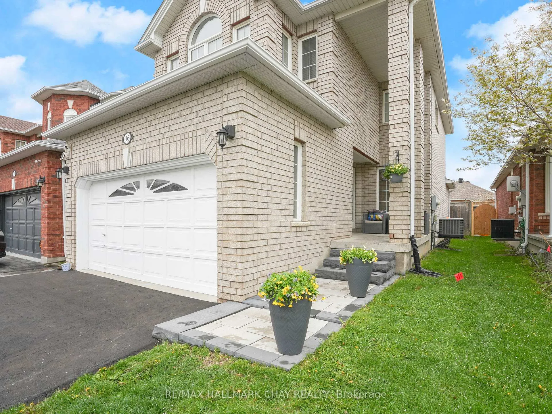 Photo 3 of 16 Preston Avenue, New Tecumseth, Alliston — HOMEH