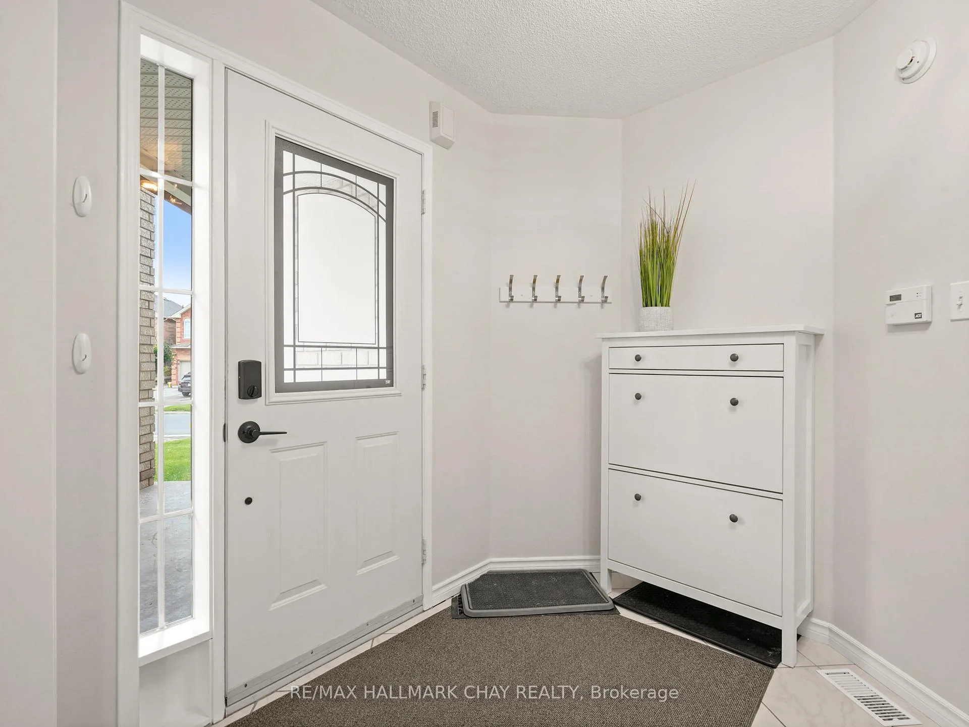 Photo 6 of 16 Preston Avenue, New Tecumseth, Alliston — HOMEH