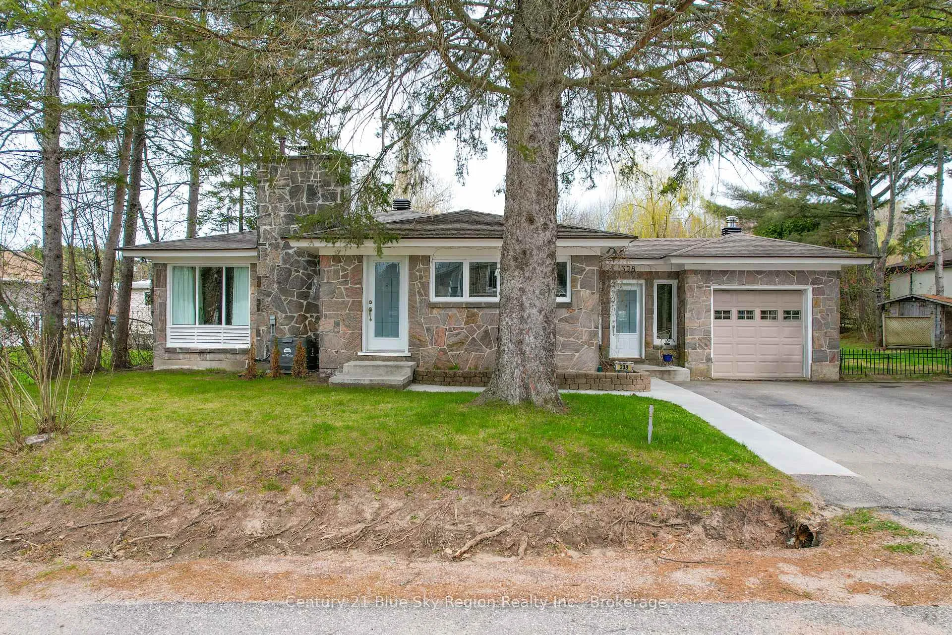 Photo 3 of 338 Edward Street, Powassan — HOMEH