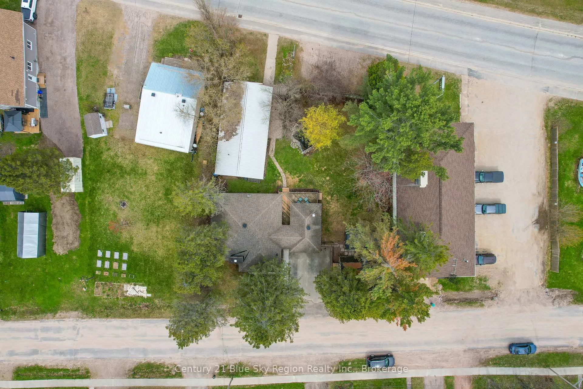 Photo 4 of 338 Edward Street, Powassan — HOMEH