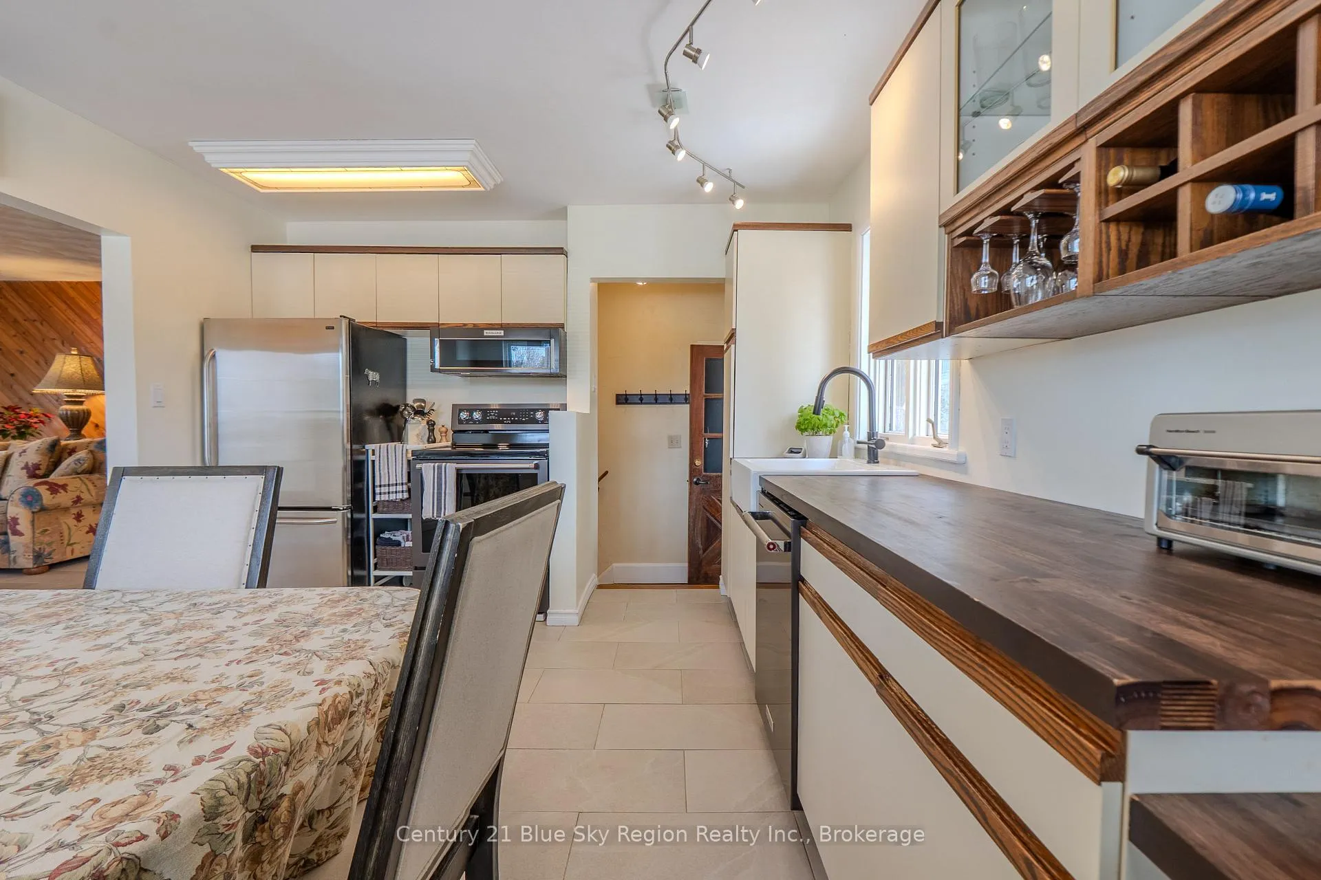 Photo 12 of 338 Edward Street, Powassan — HOMEH