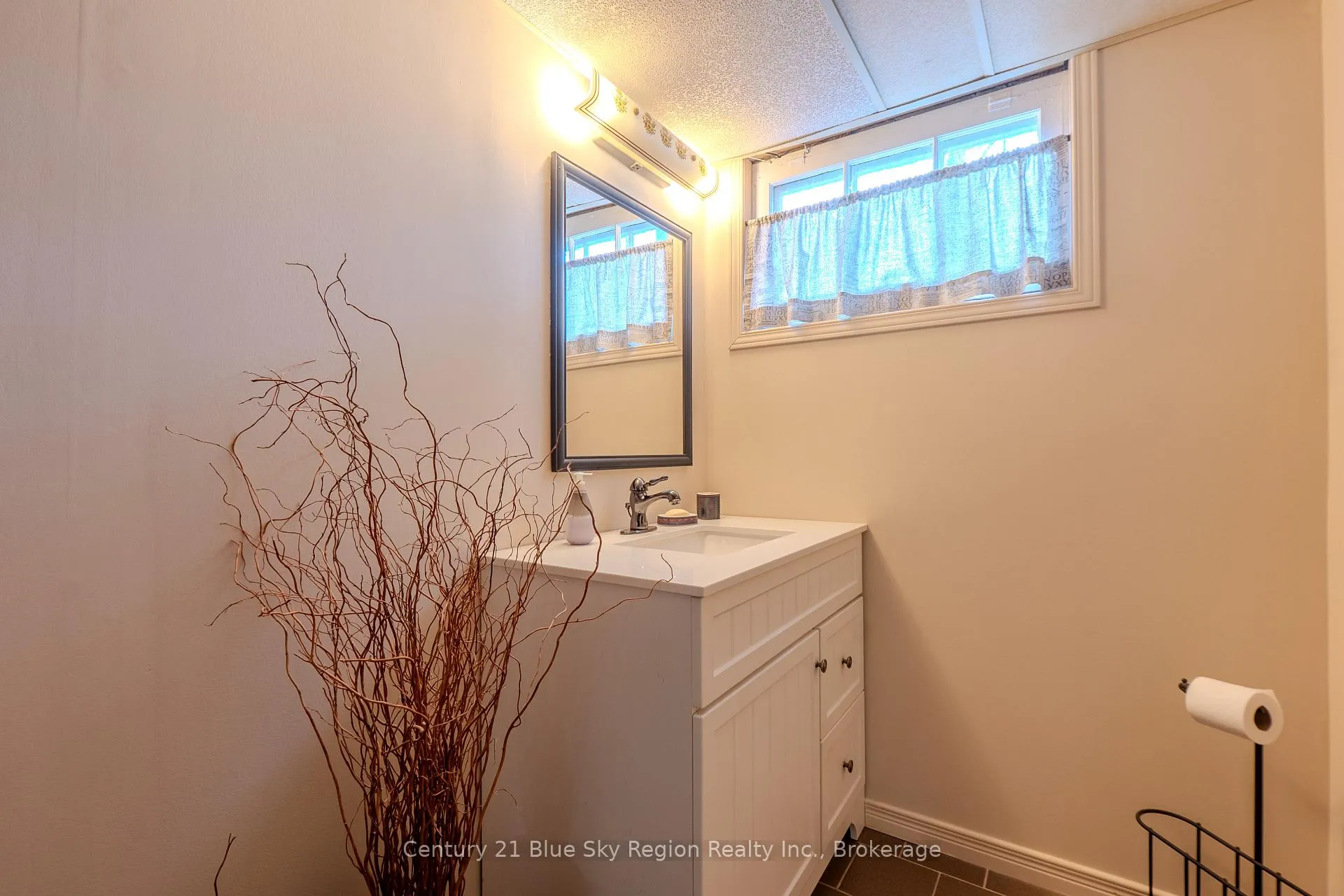 Photo 23 of 338 Edward Street, Powassan — HOMEH