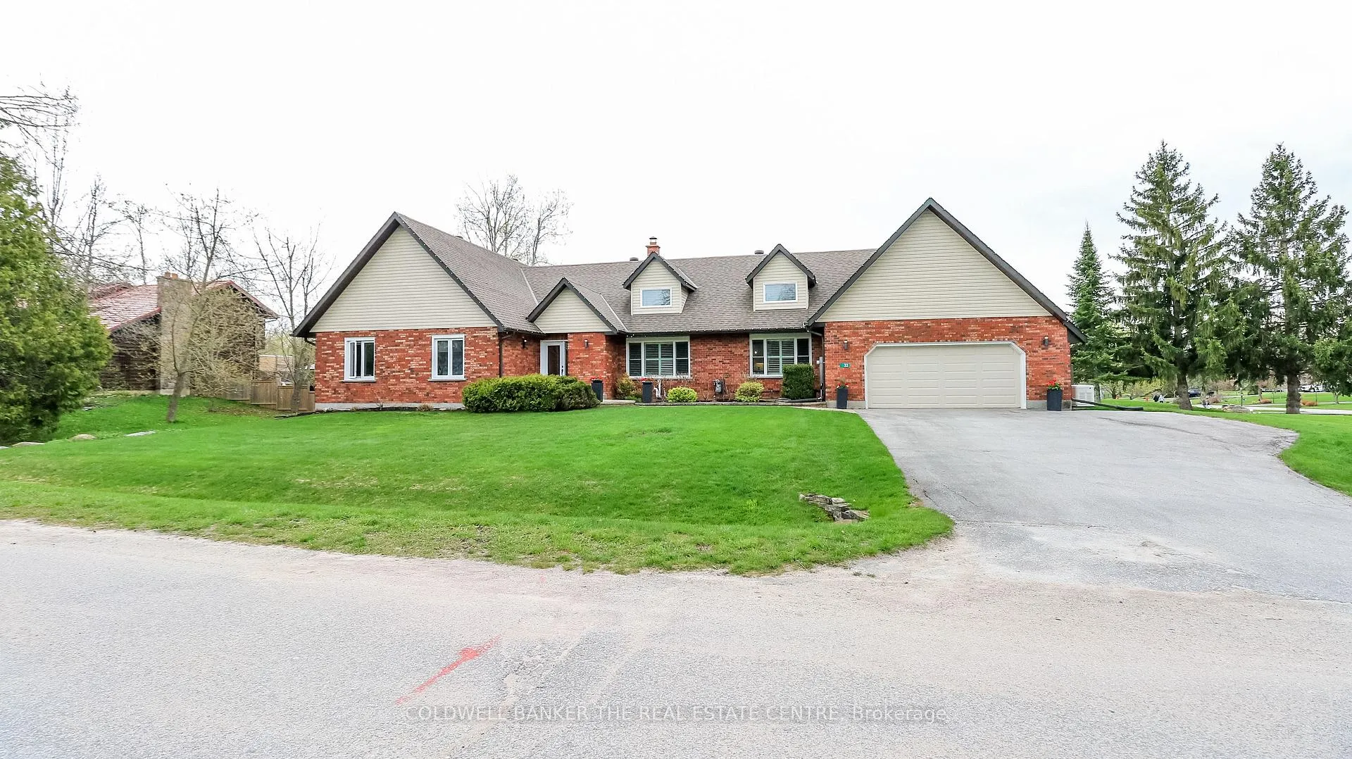 Photo 1 of 33 Elvyn Crescent, Oro-Medonte, Rural Oro-Medonte — HOMEH