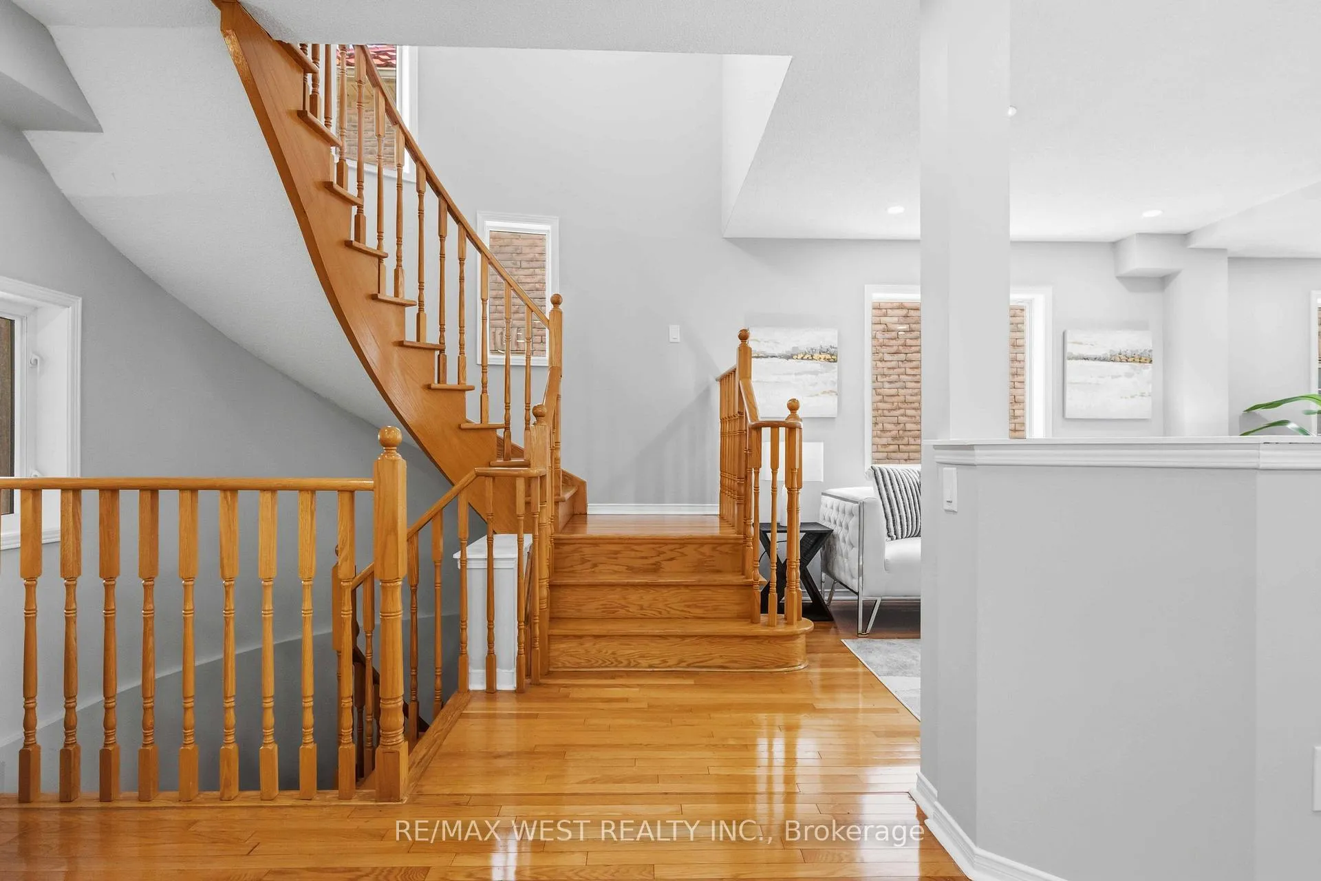 Photo 14 of 23 Gloria Crescent, Whitby, Williamsburg — HOMEH