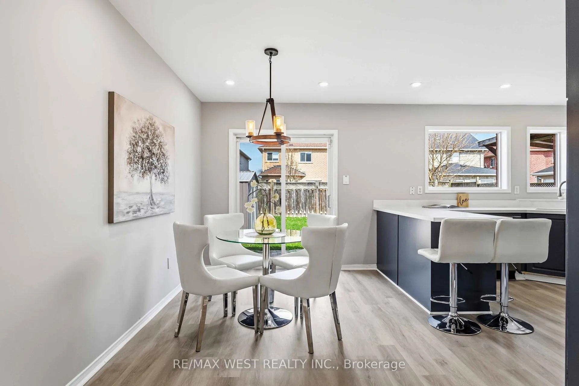 Photo 16 of 23 Gloria Crescent, Whitby, Williamsburg — HOMEH