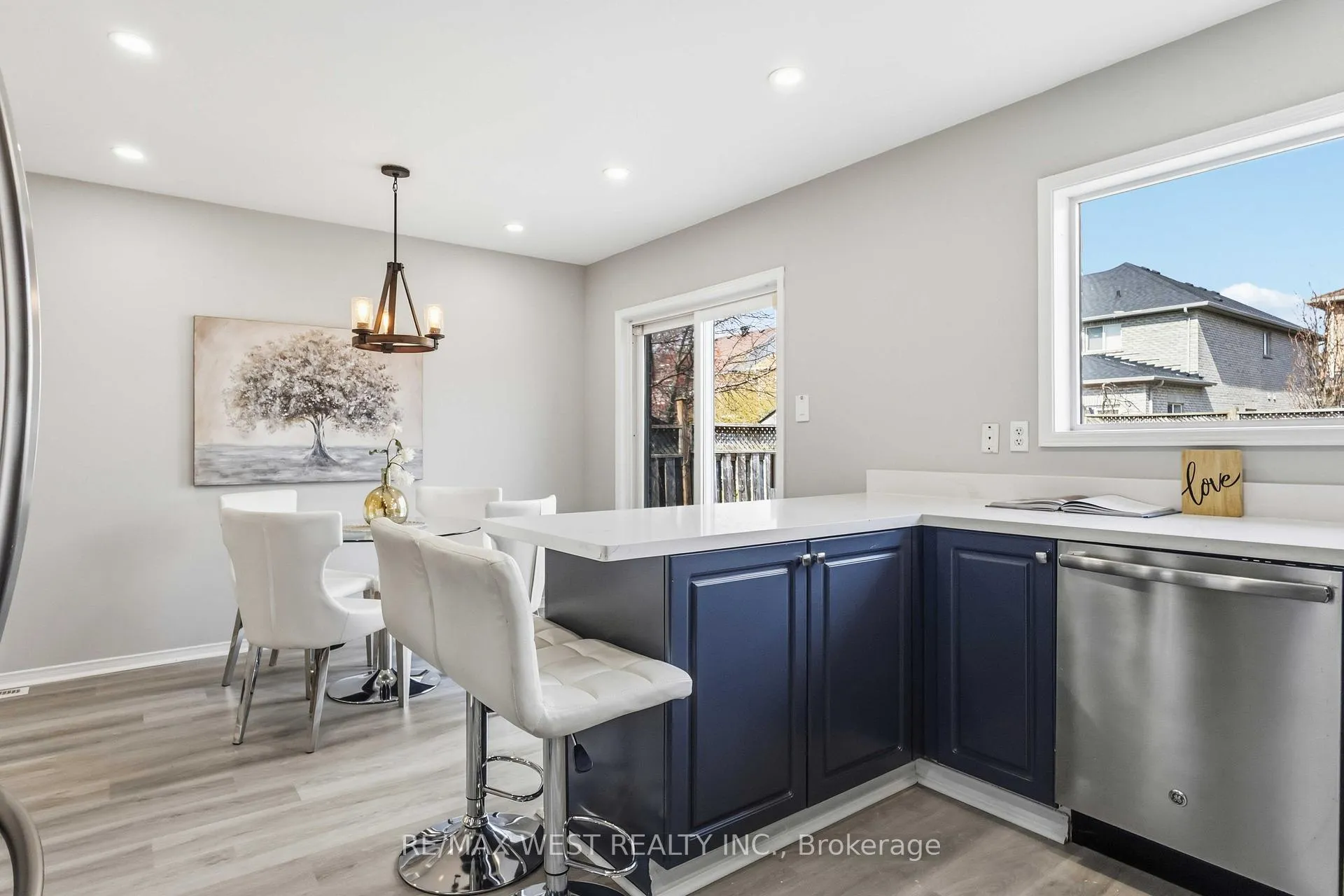 Photo 21 of 23 Gloria Crescent, Whitby, Williamsburg — HOMEH