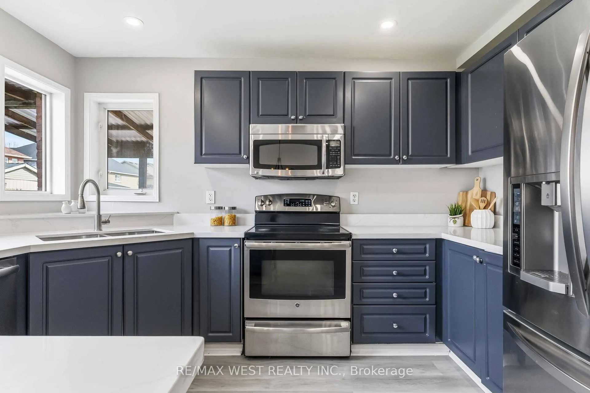 Photo 24 of 23 Gloria Crescent, Whitby, Williamsburg — HOMEH