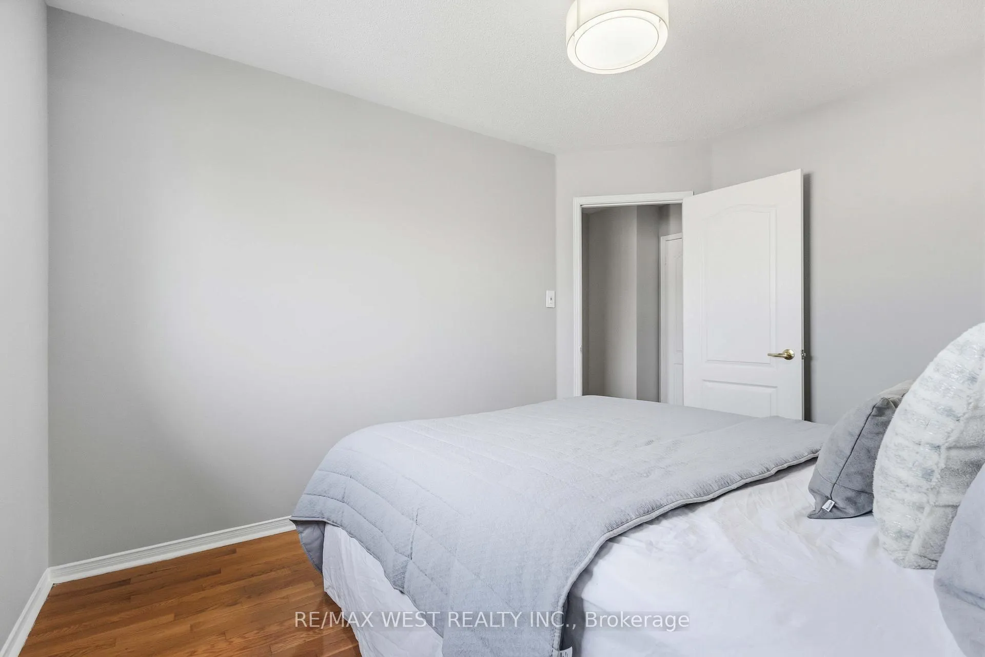 Photo 31 of 23 Gloria Crescent, Whitby, Williamsburg — HOMEH