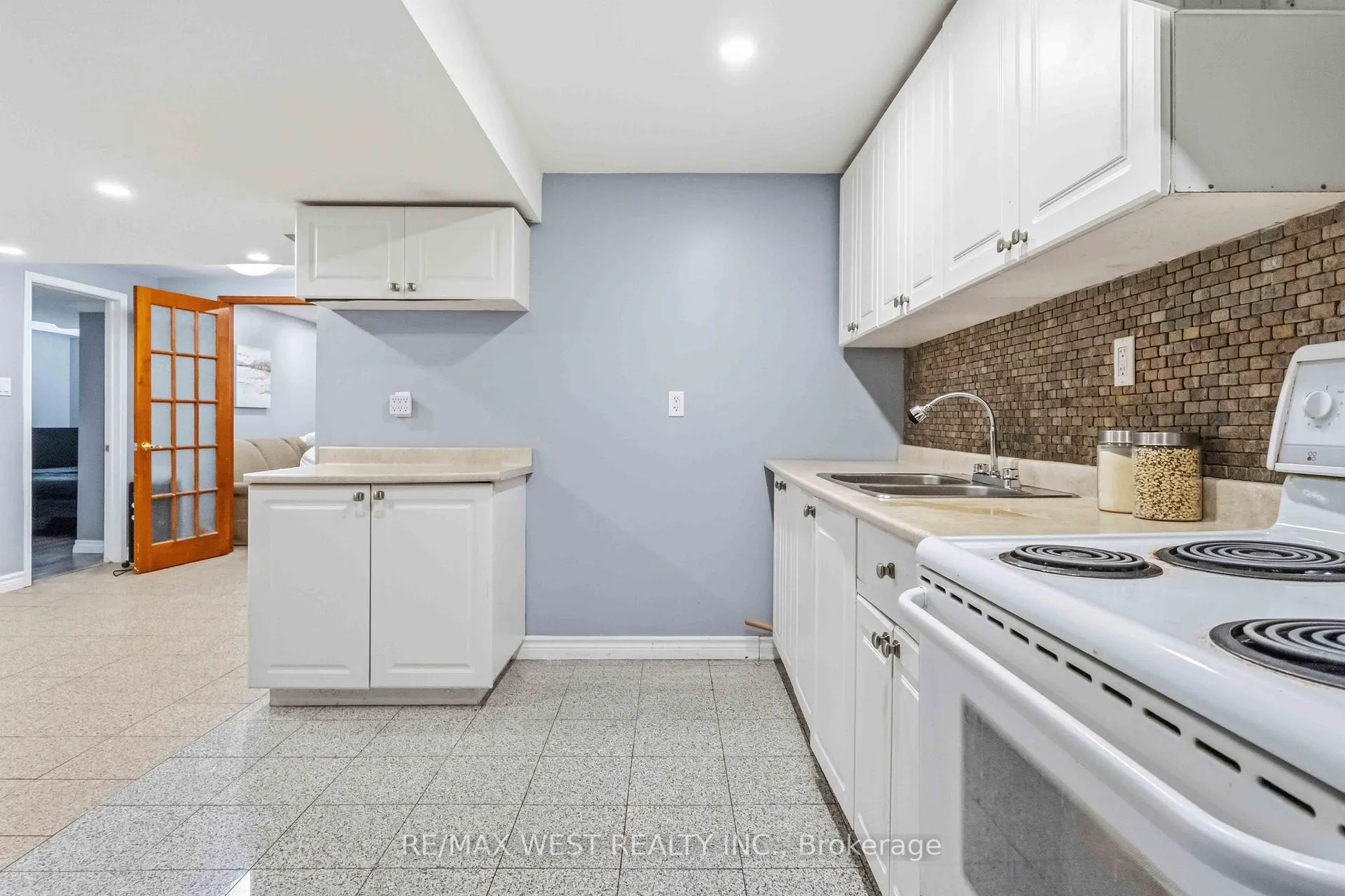 Photo 45 of 23 Gloria Crescent, Whitby, Williamsburg — HOMEH