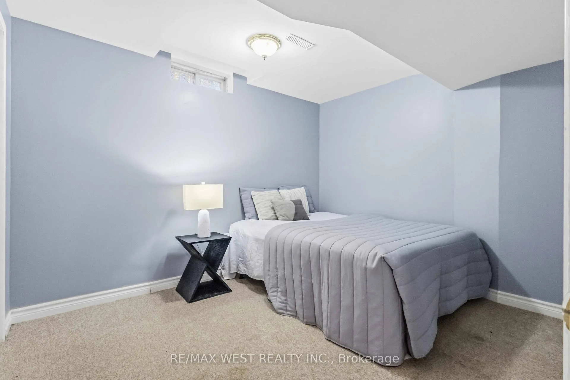 Photo 46 of 23 Gloria Crescent, Whitby, Williamsburg — HOMEH