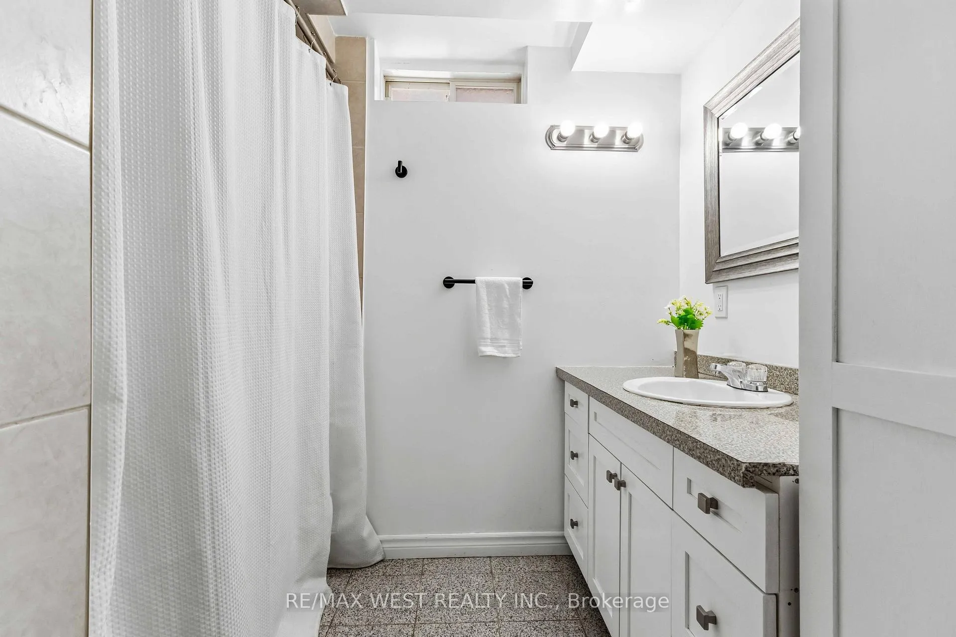 Photo 47 of 23 Gloria Crescent, Whitby, Williamsburg — HOMEH