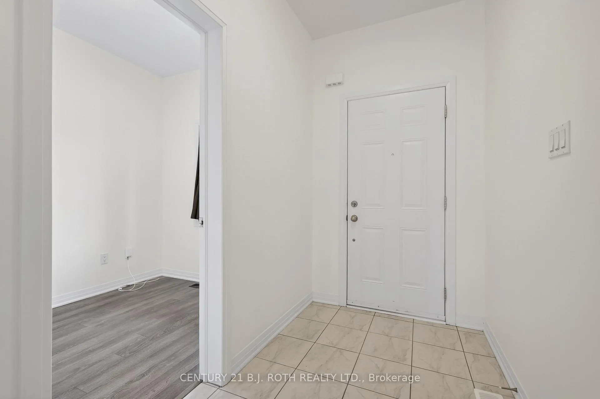 Photo 2 of 17 Bedford Estates Crescent, Barrie, Bayshore — HOMEH