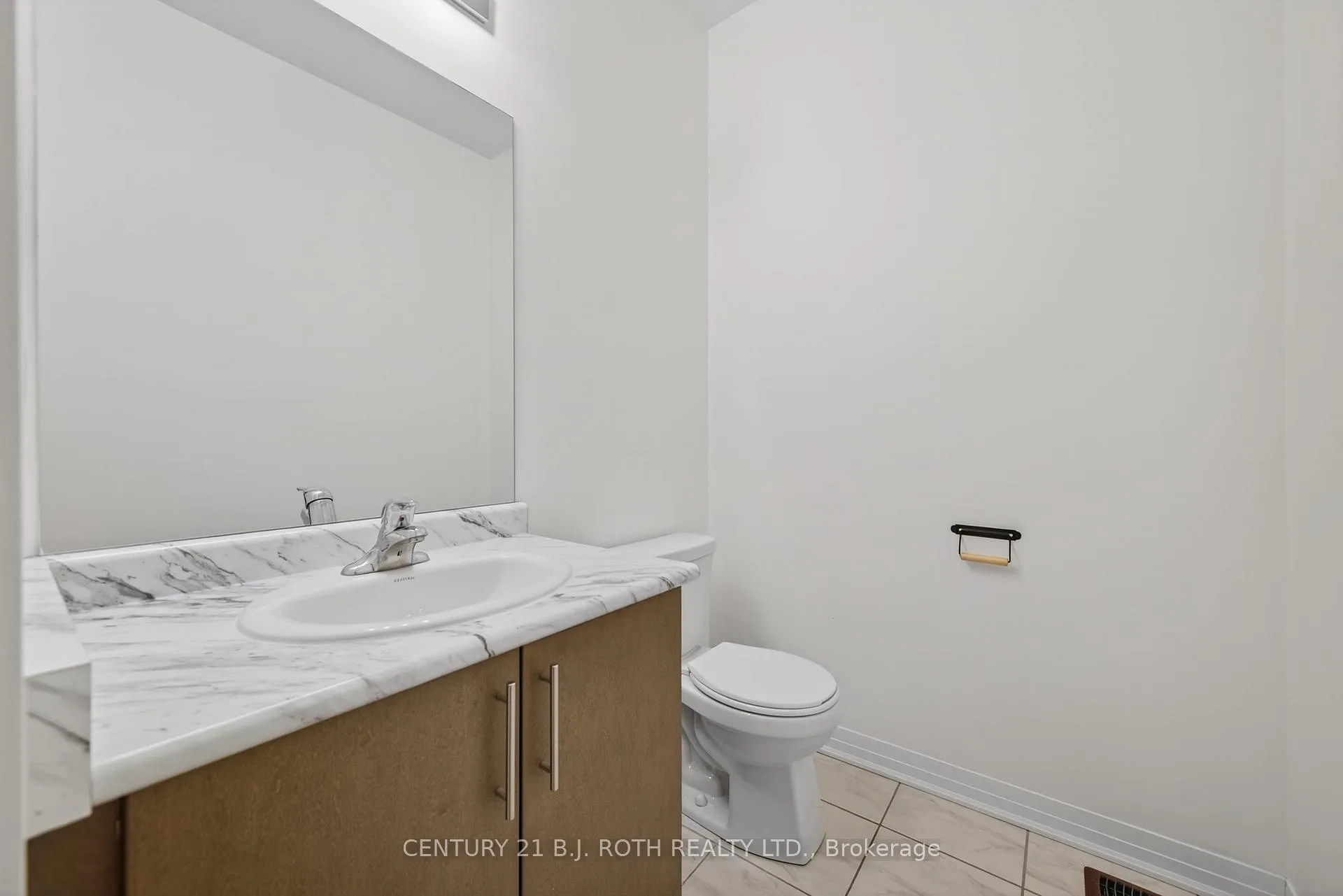 Photo 6 of 17 Bedford Estates Crescent, Barrie, Bayshore — HOMEH