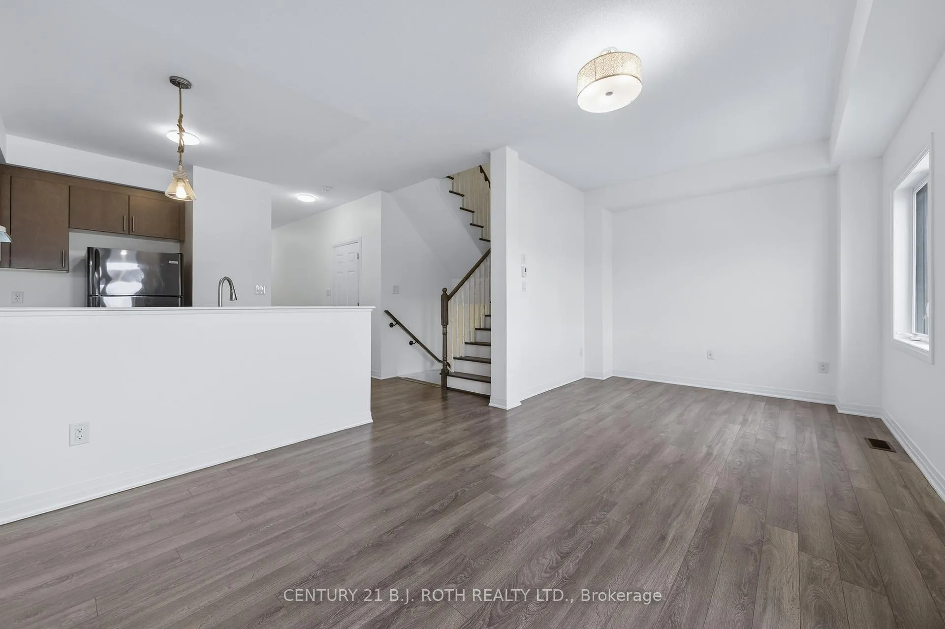 Photo 9 of 17 Bedford Estates Crescent, Barrie, Bayshore — HOMEH