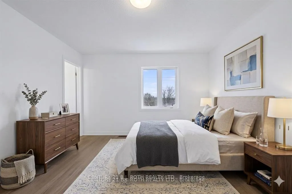 Photo 13 of 17 Bedford Estates Crescent, Barrie, Bayshore — HOMEH