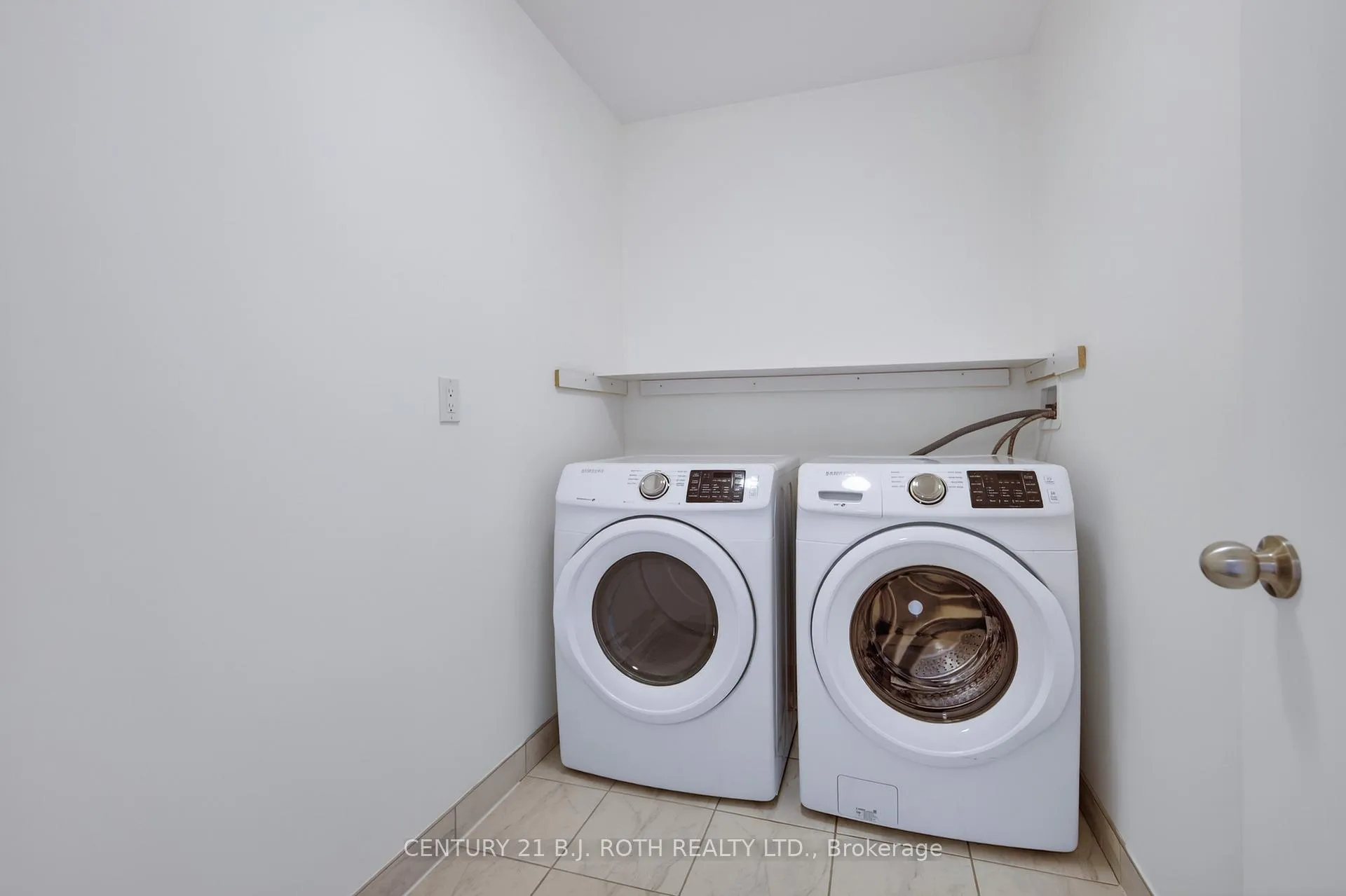 Photo 17 of 17 Bedford Estates Crescent, Barrie, Bayshore — HOMEH