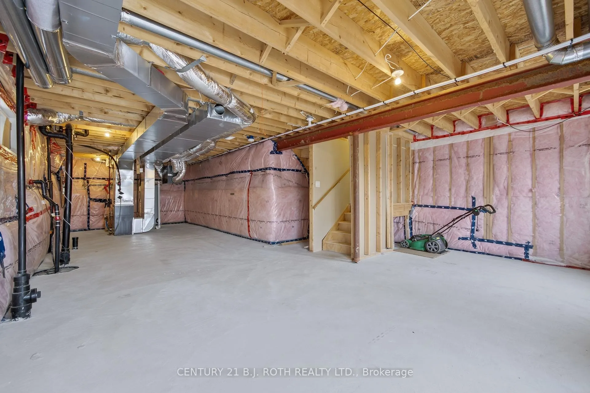 Photo 22 of 17 Bedford Estates Crescent, Barrie, Bayshore — HOMEH