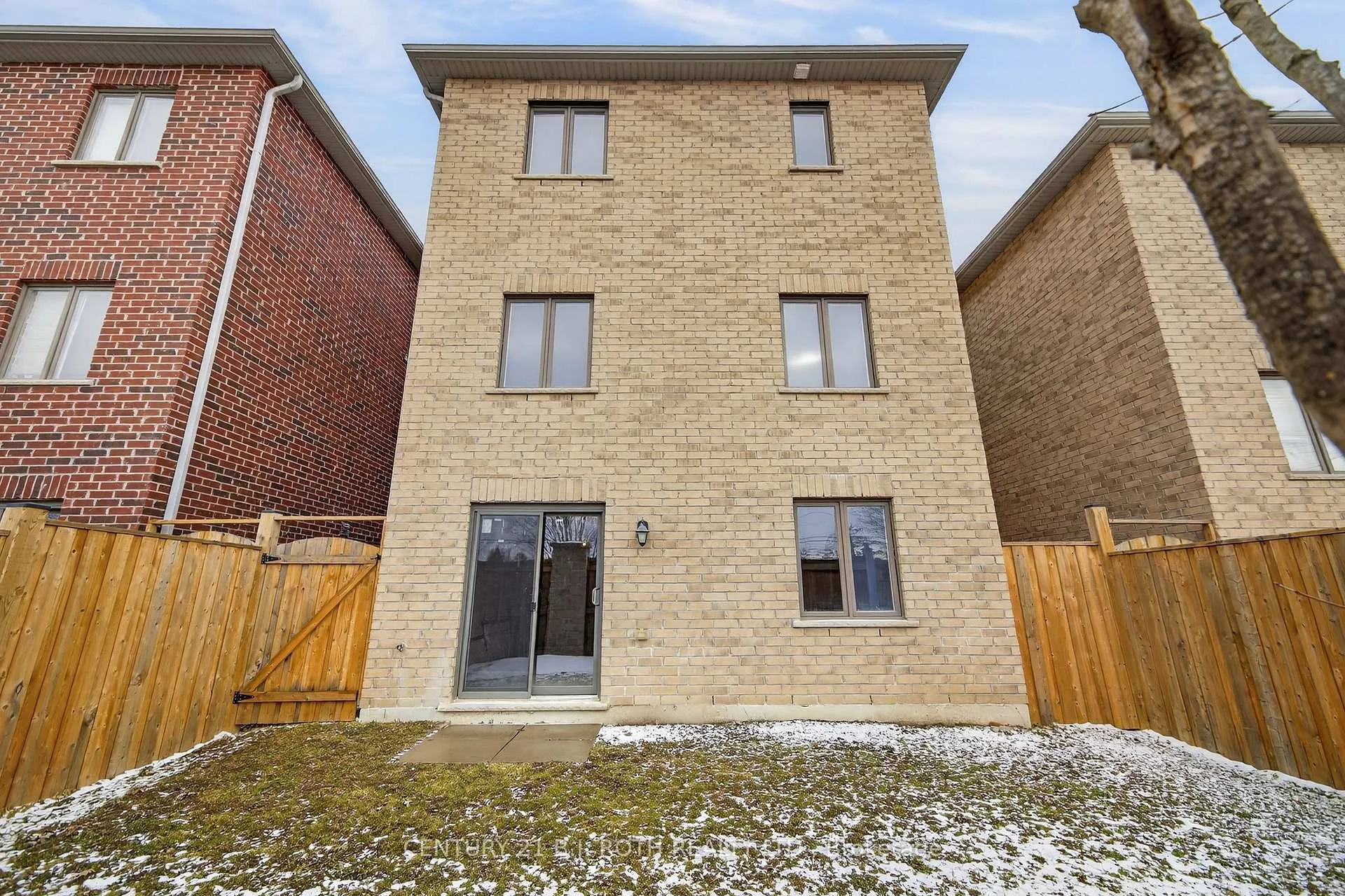 Photo 25 of 17 Bedford Estates Crescent, Barrie, Bayshore — HOMEH
