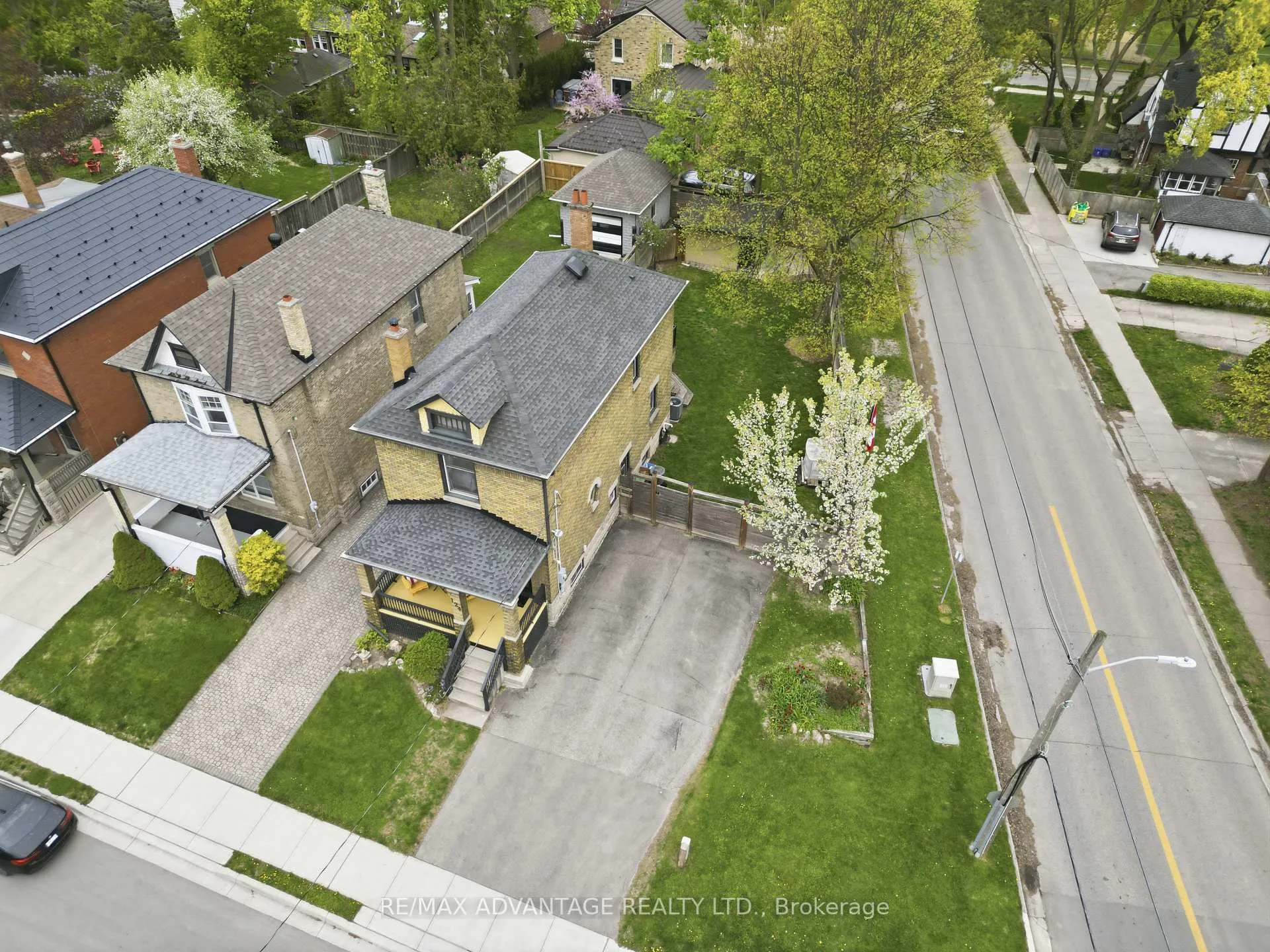 Photo 3 of 124 Windsor Avenue, London, South F — HOMEH
