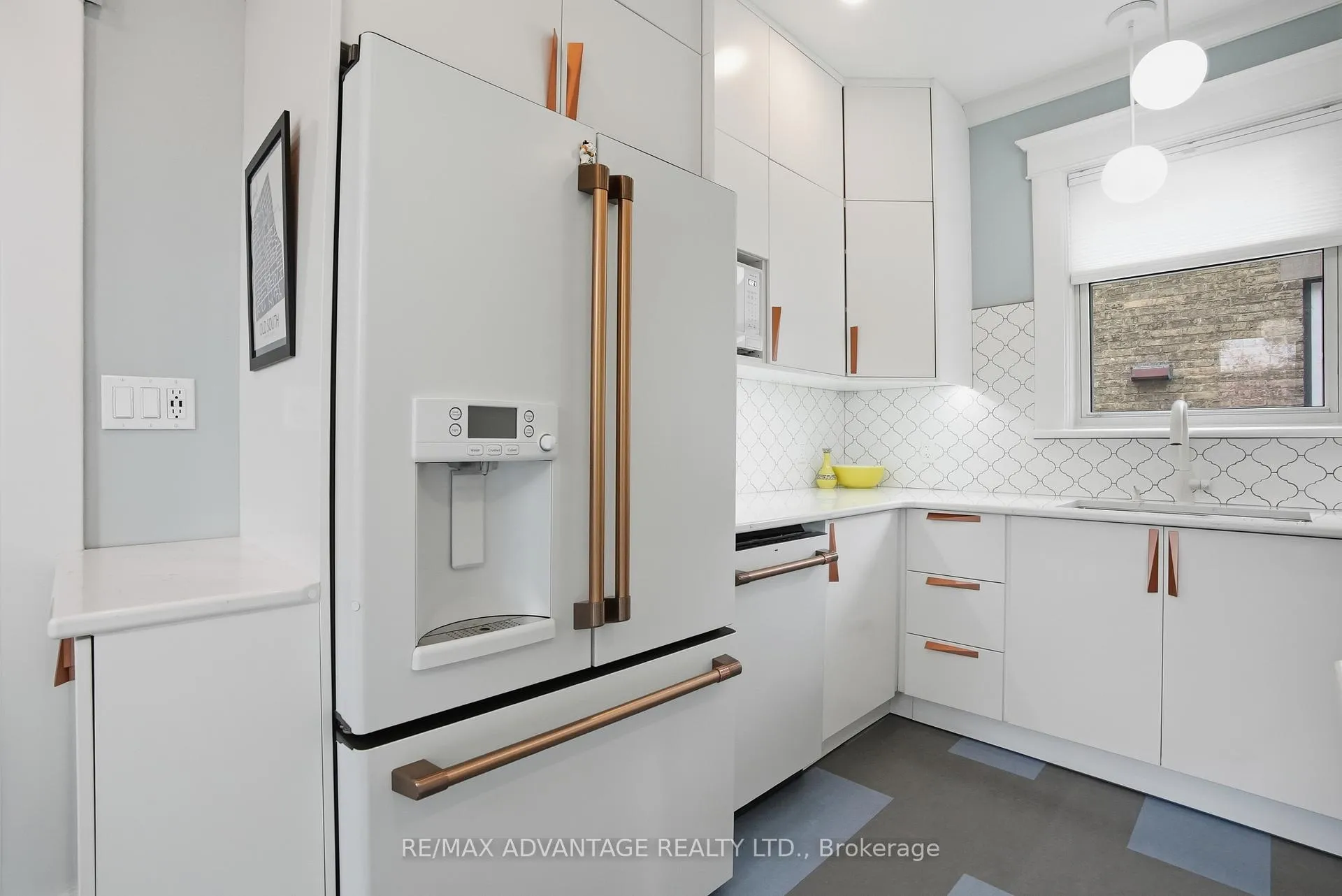 Photo 19 of 124 Windsor Avenue, London, South F — HOMEH