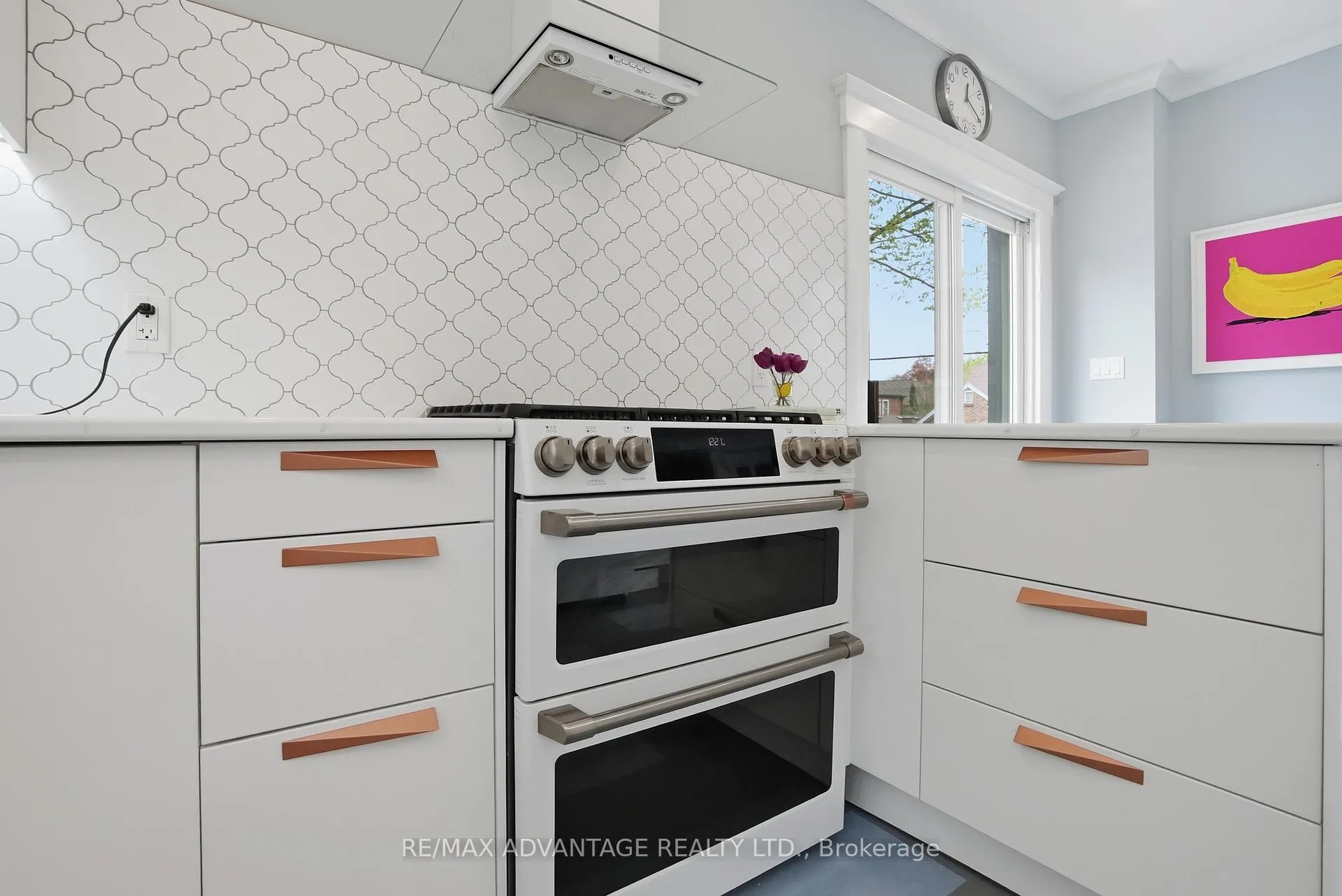 Photo 20 of 124 Windsor Avenue, London, South F — HOMEH