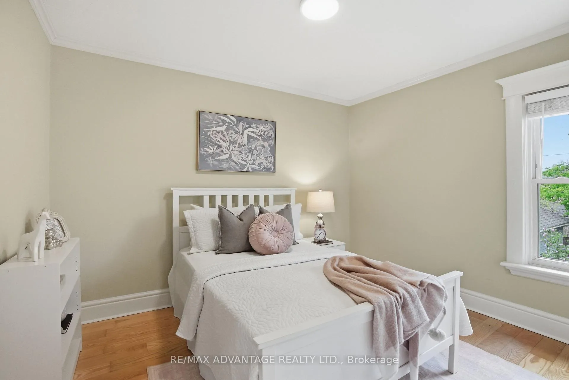 Photo 22 of 124 Windsor Avenue, London, South F — HOMEH