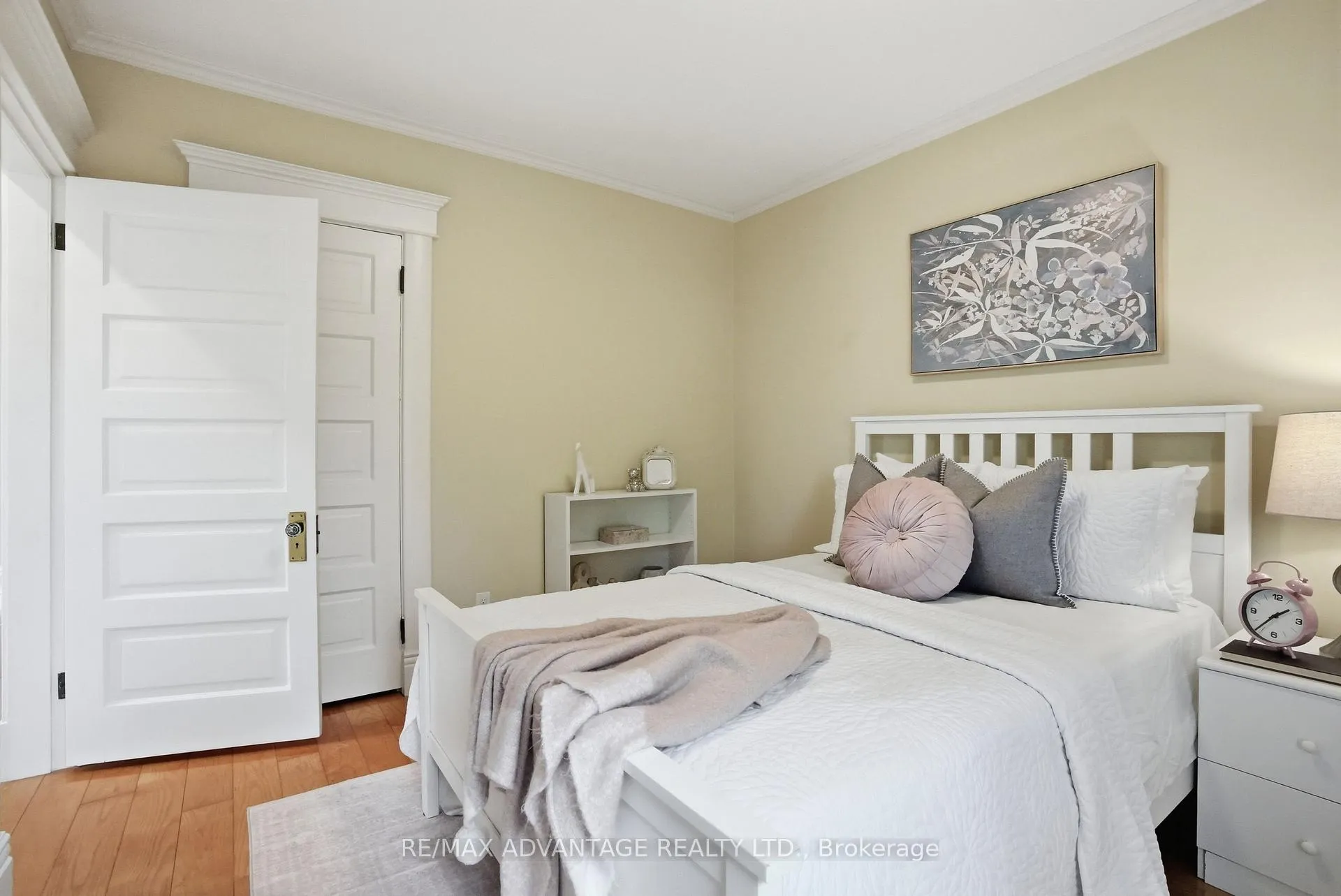 Photo 23 of 124 Windsor Avenue, London, South F — HOMEH