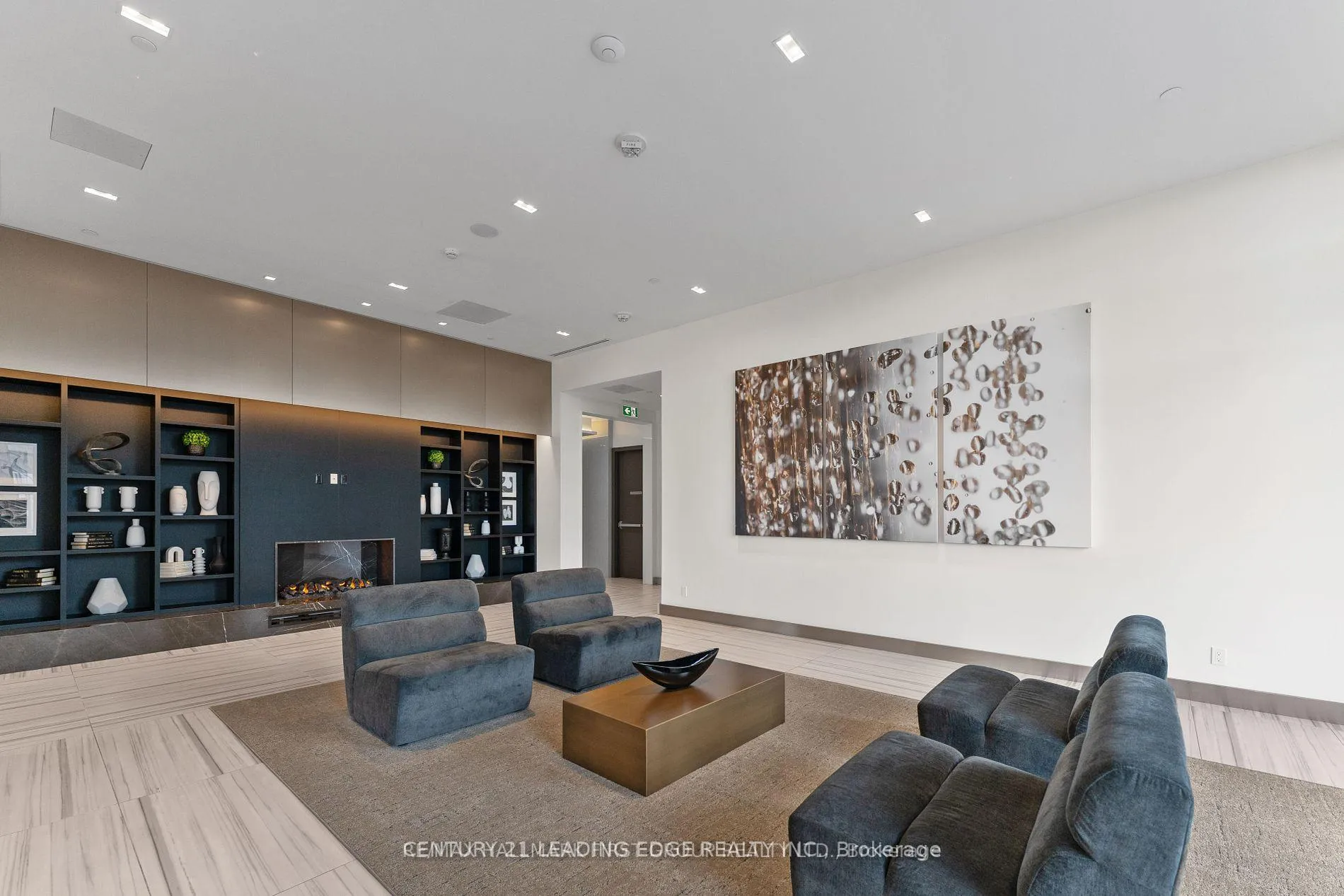 Photo 3 of Unit 103, 38 Water Walk Drive, Markham, Unionville — HOMEH
