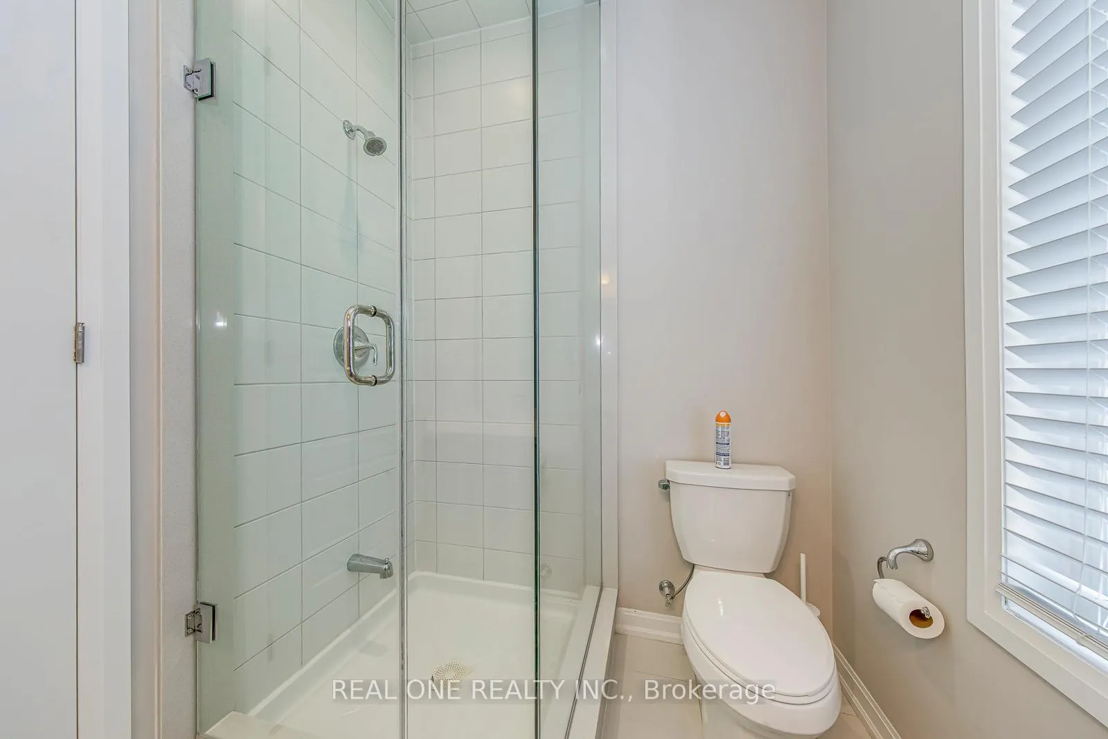 Photo 8 of 1402 Lakeport Crescent, Oakville, Joshua Meadows — HOMEH