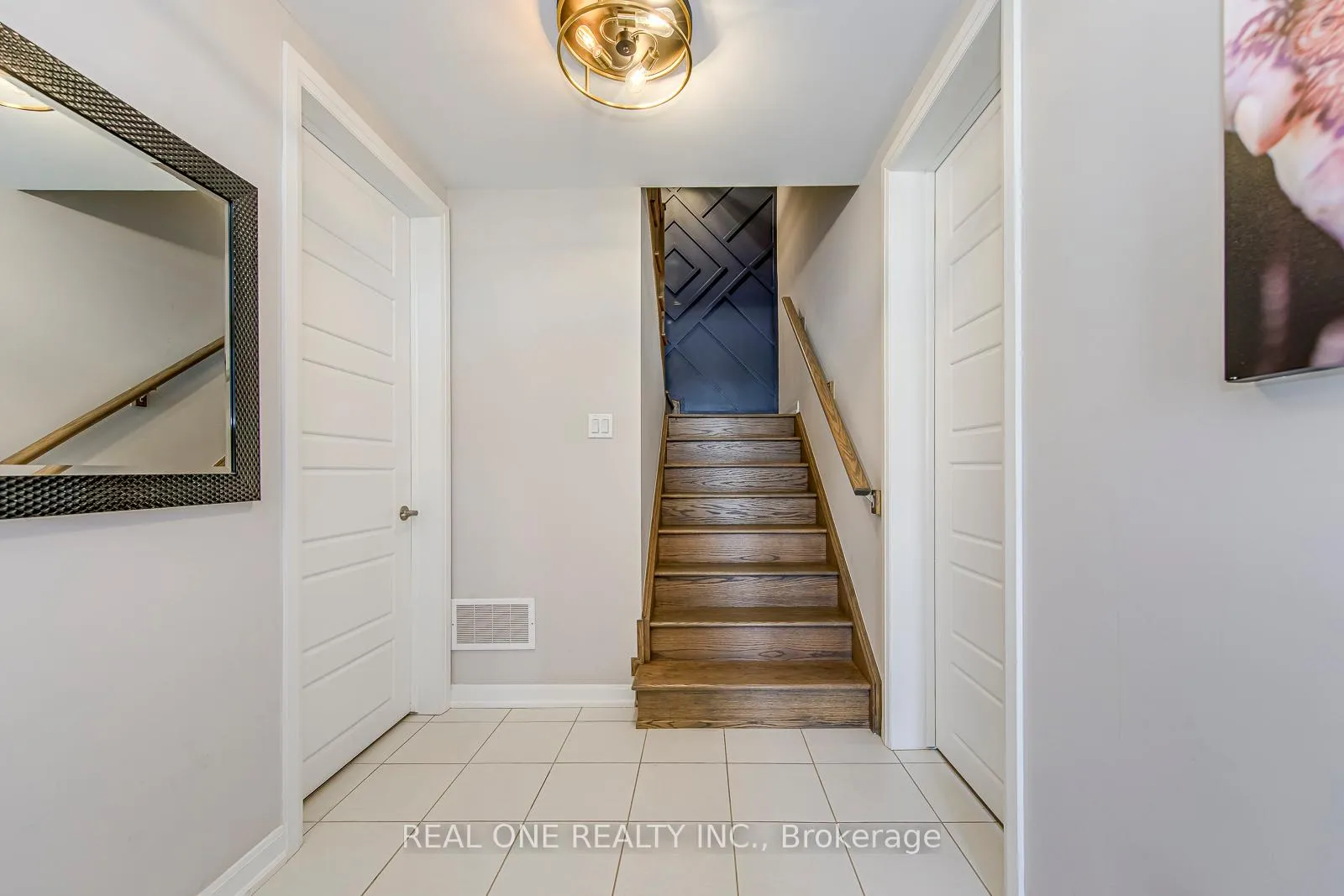 Photo 9 of 1402 Lakeport Crescent, Oakville, Joshua Meadows — HOMEH