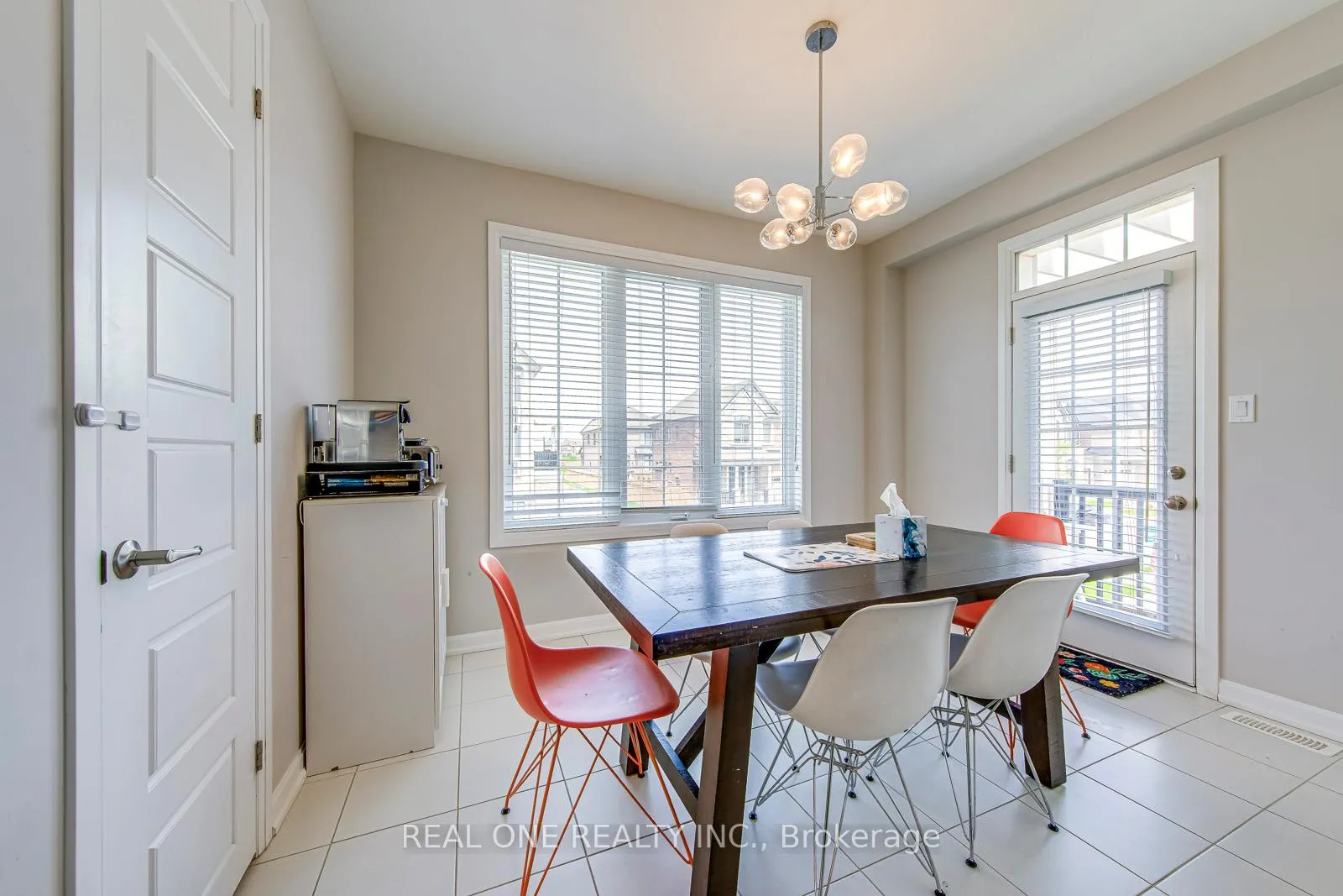 Photo 19 of 1402 Lakeport Crescent, Oakville, Joshua Meadows — HOMEH