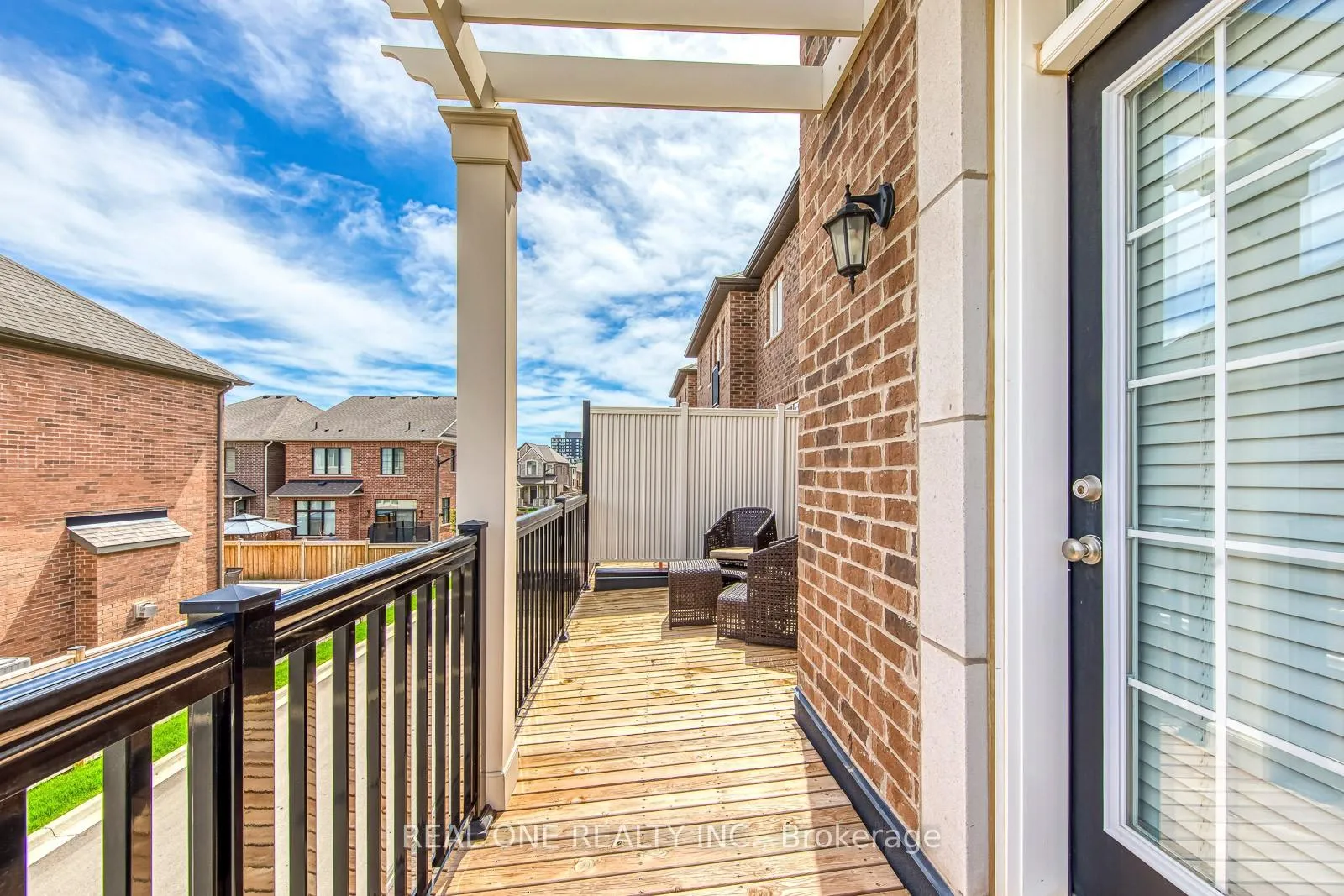 Photo 21 of 1402 Lakeport Crescent, Oakville, Joshua Meadows — HOMEH