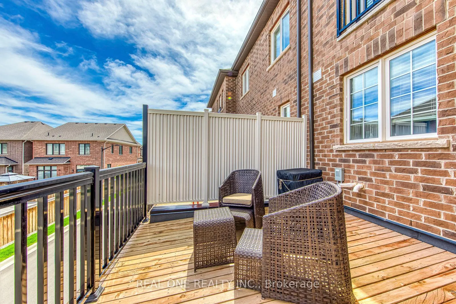 Photo 22 of 1402 Lakeport Crescent, Oakville, Joshua Meadows — HOMEH