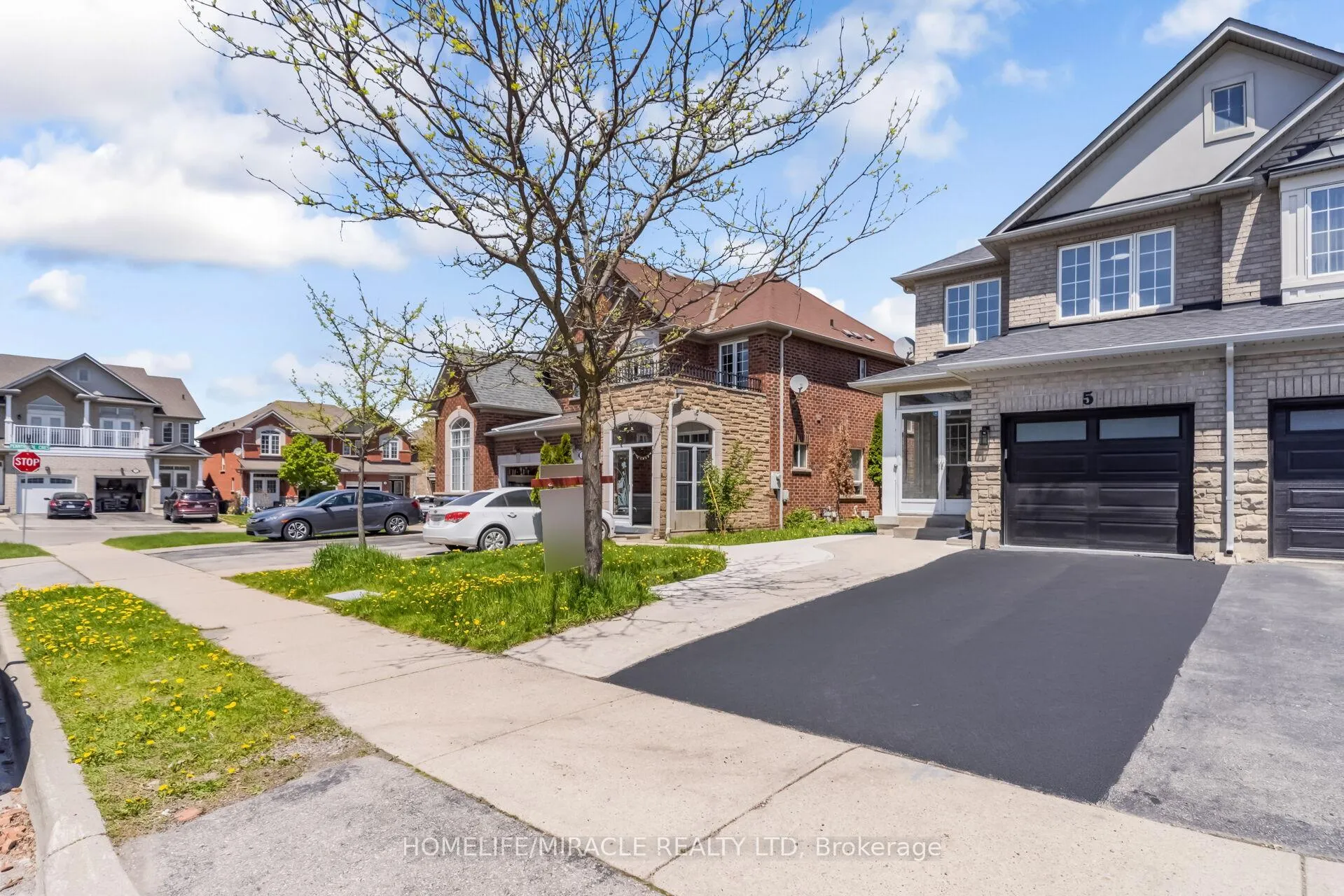 Photo 1 of 5 Cherryplum Way, Brampton, Bramalea North Industrial — HOMEH