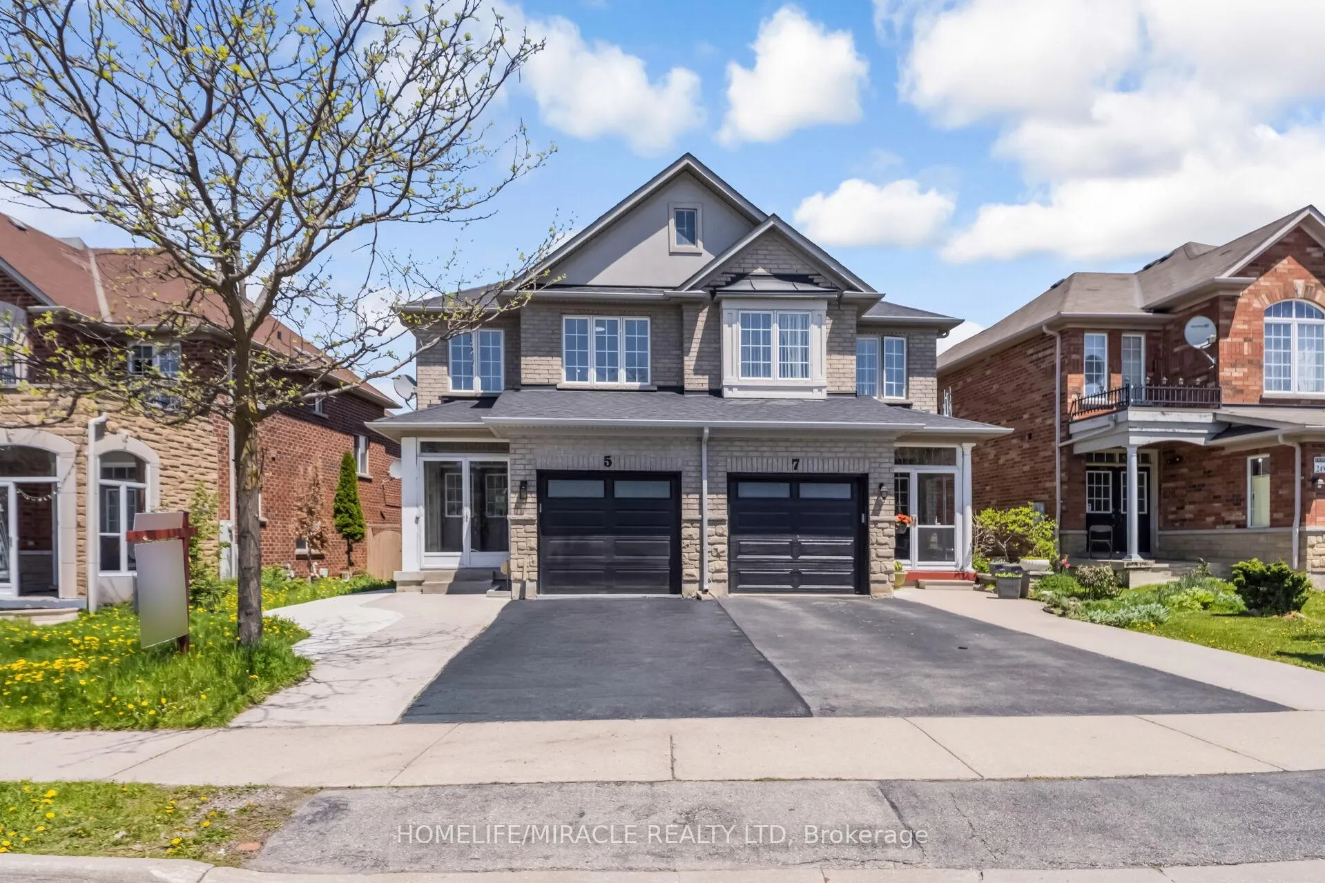 Photo 3 of 5 Cherryplum Way, Brampton, Bramalea North Industrial — HOMEH
