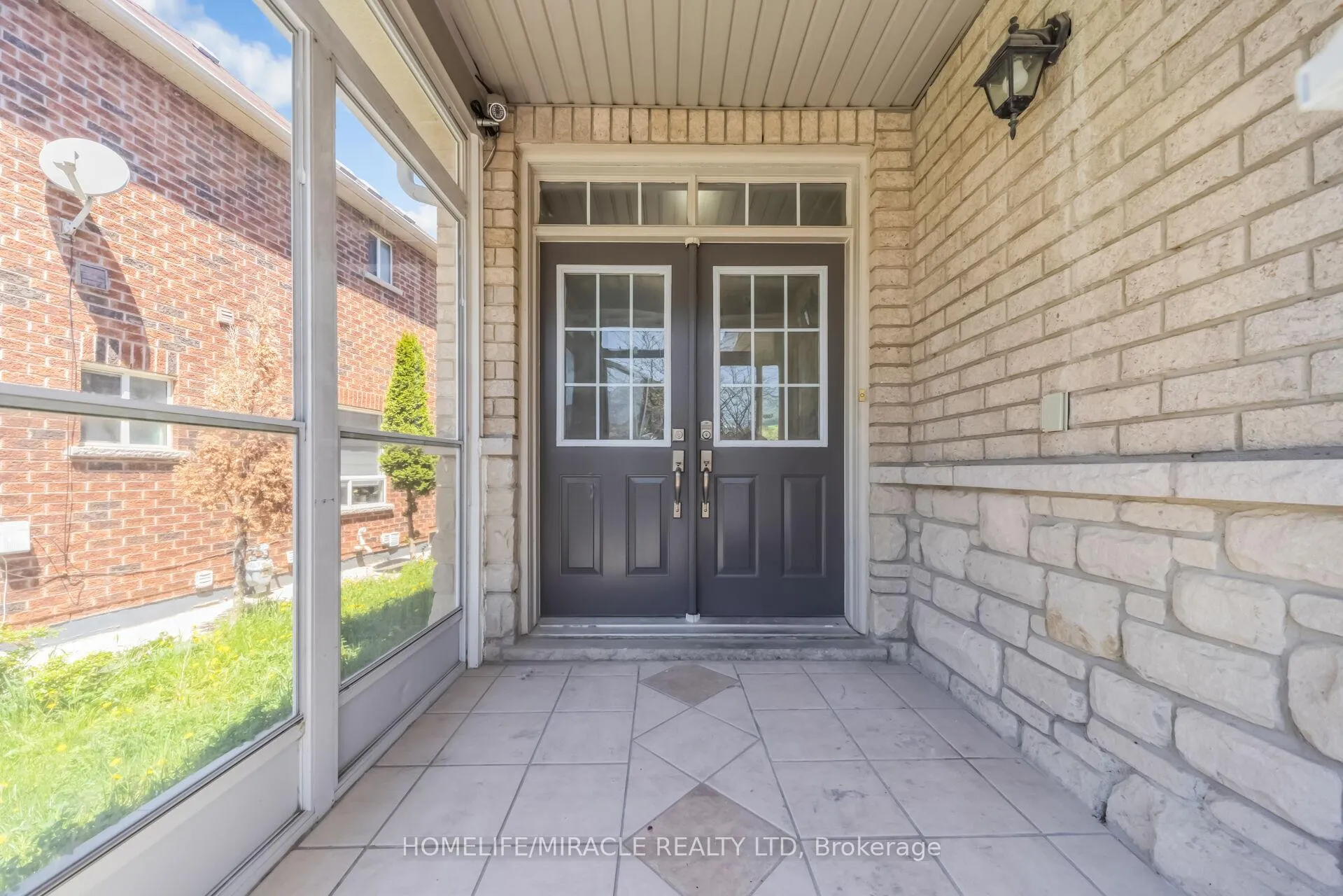 Photo 5 of 5 Cherryplum Way, Brampton, Bramalea North Industrial — HOMEH