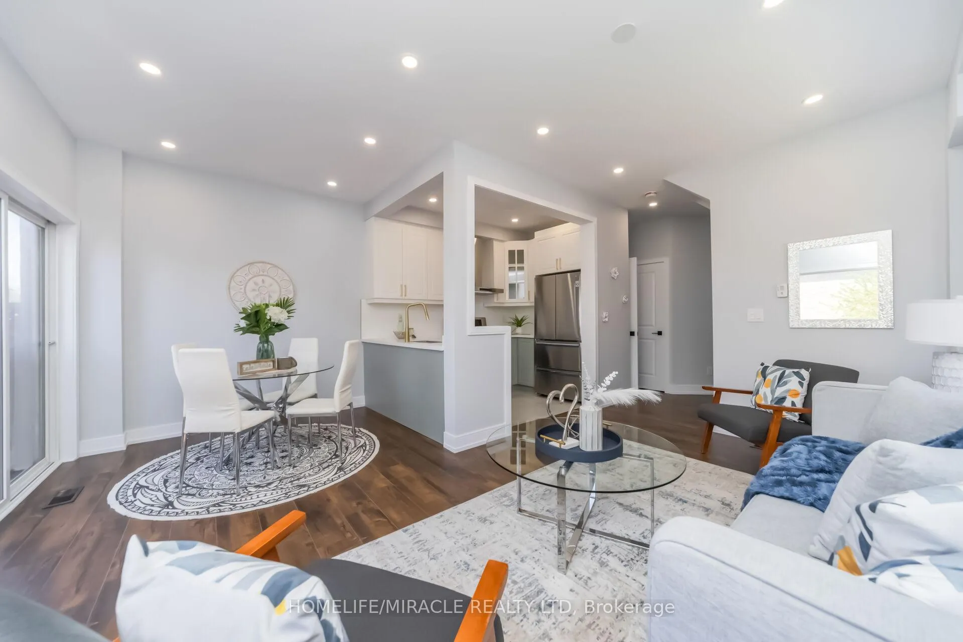 Photo 11 of 5 Cherryplum Way, Brampton, Bramalea North Industrial — HOMEH
