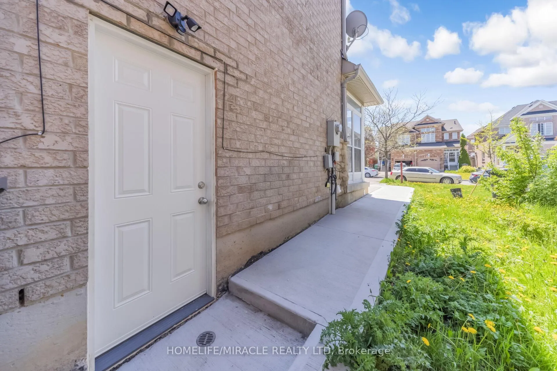 Photo 35 of 5 Cherryplum Way, Brampton, Bramalea North Industrial — HOMEH