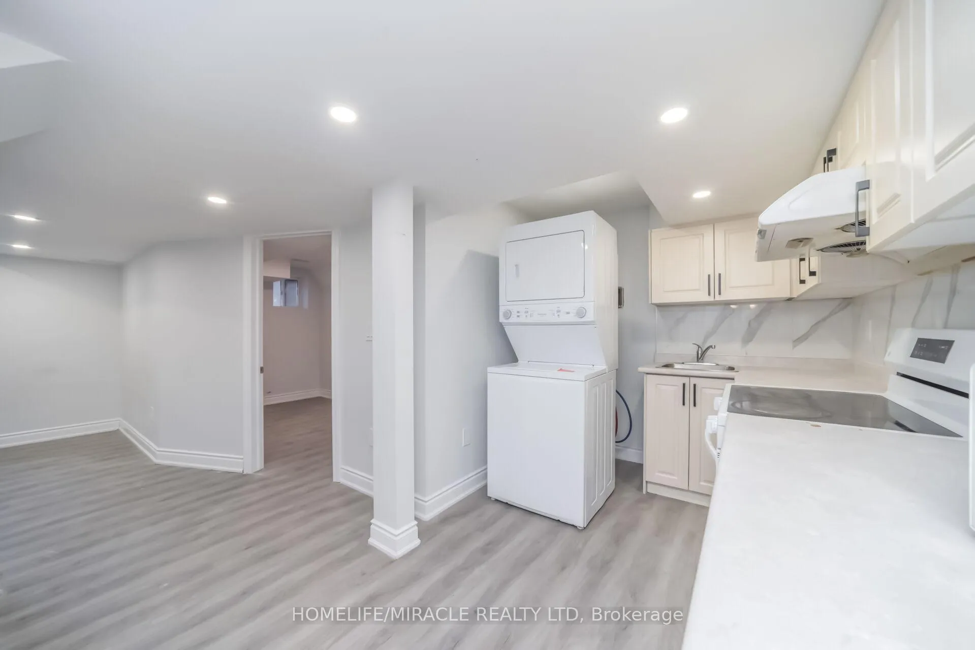 Photo 38 of 5 Cherryplum Way, Brampton, Bramalea North Industrial — HOMEH