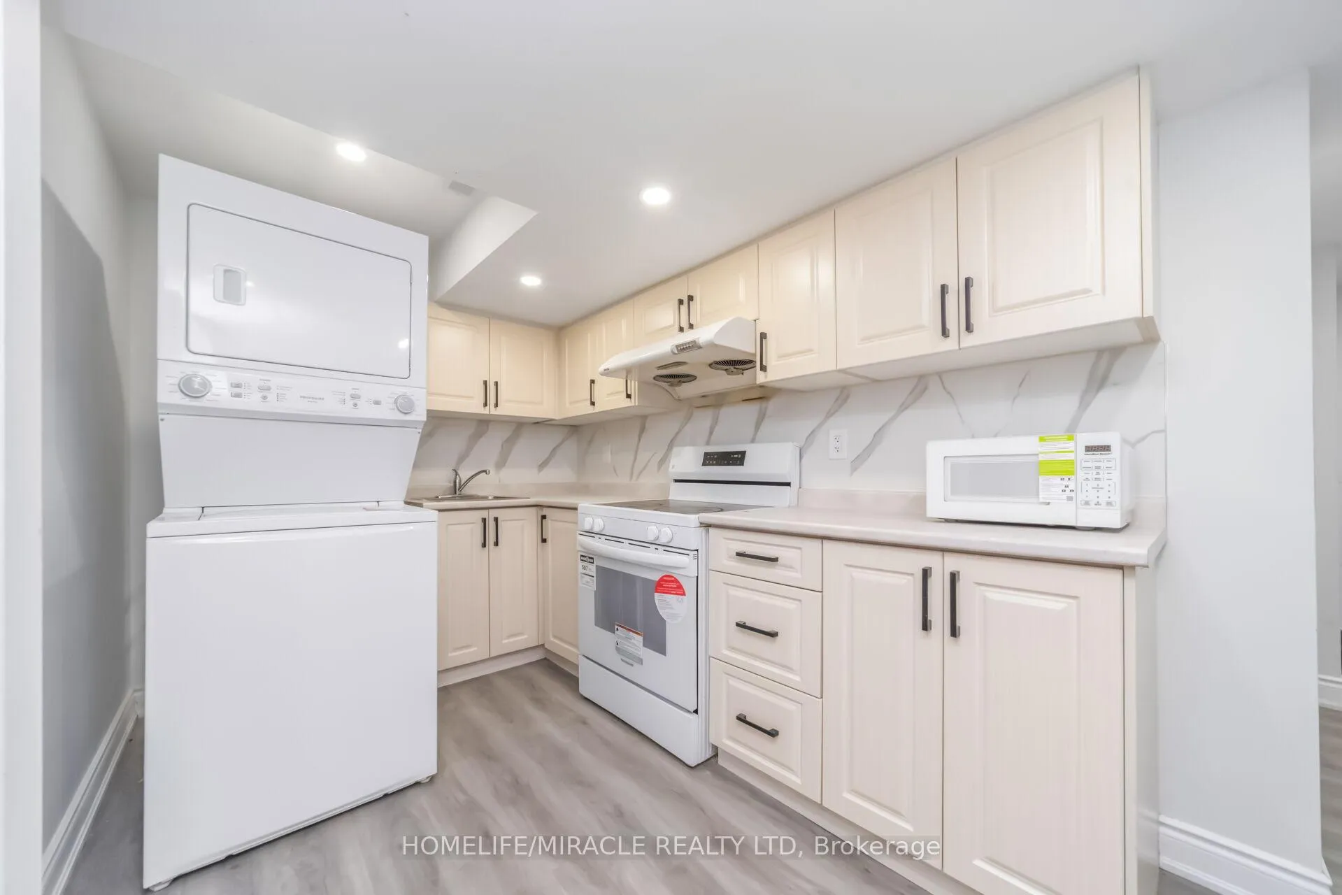Photo 39 of 5 Cherryplum Way, Brampton, Bramalea North Industrial — HOMEH