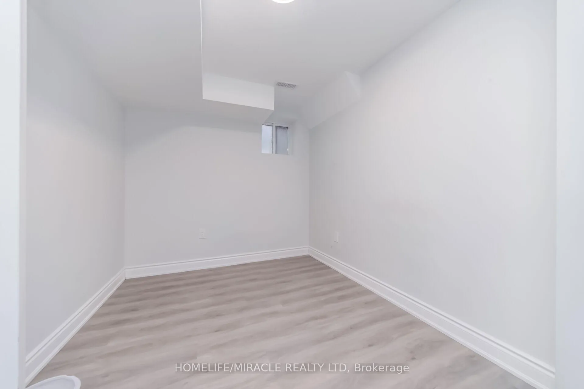 Photo 43 of 5 Cherryplum Way, Brampton, Bramalea North Industrial — HOMEH