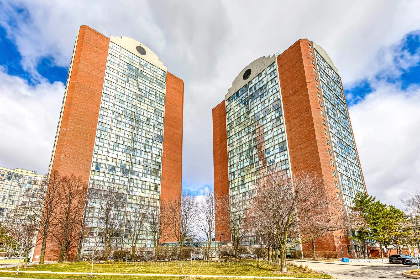 Front of Unit Ph18, 4185 Shipp Drive